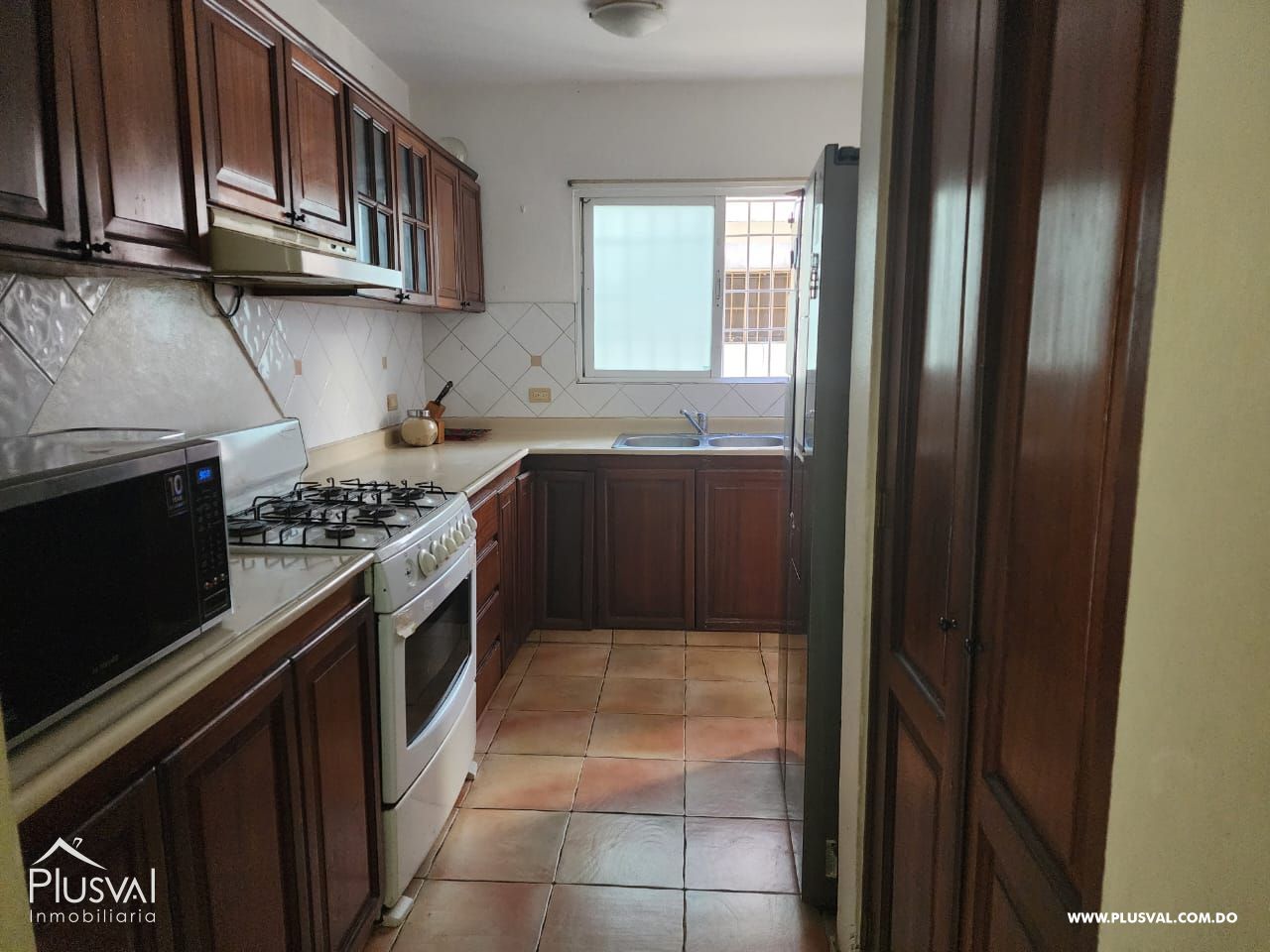 Amplio apartamento a solo 5 minutos de Galeria 360 y las principales universidades en Arroyo Hondo 426217