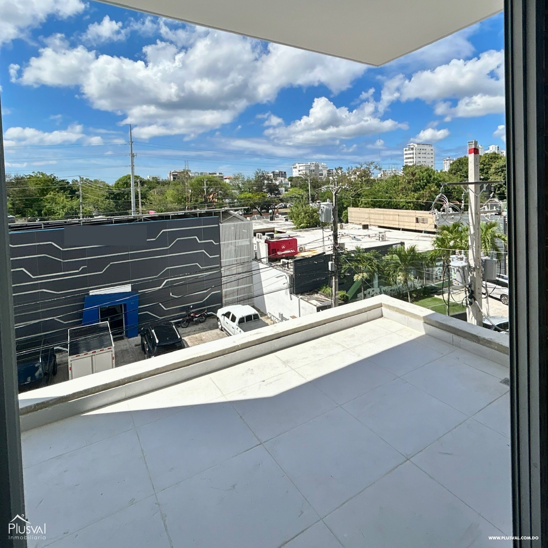 Apartamento en venta de 3 habitaciones y 3 parqueos en Mirador Norte. 492432