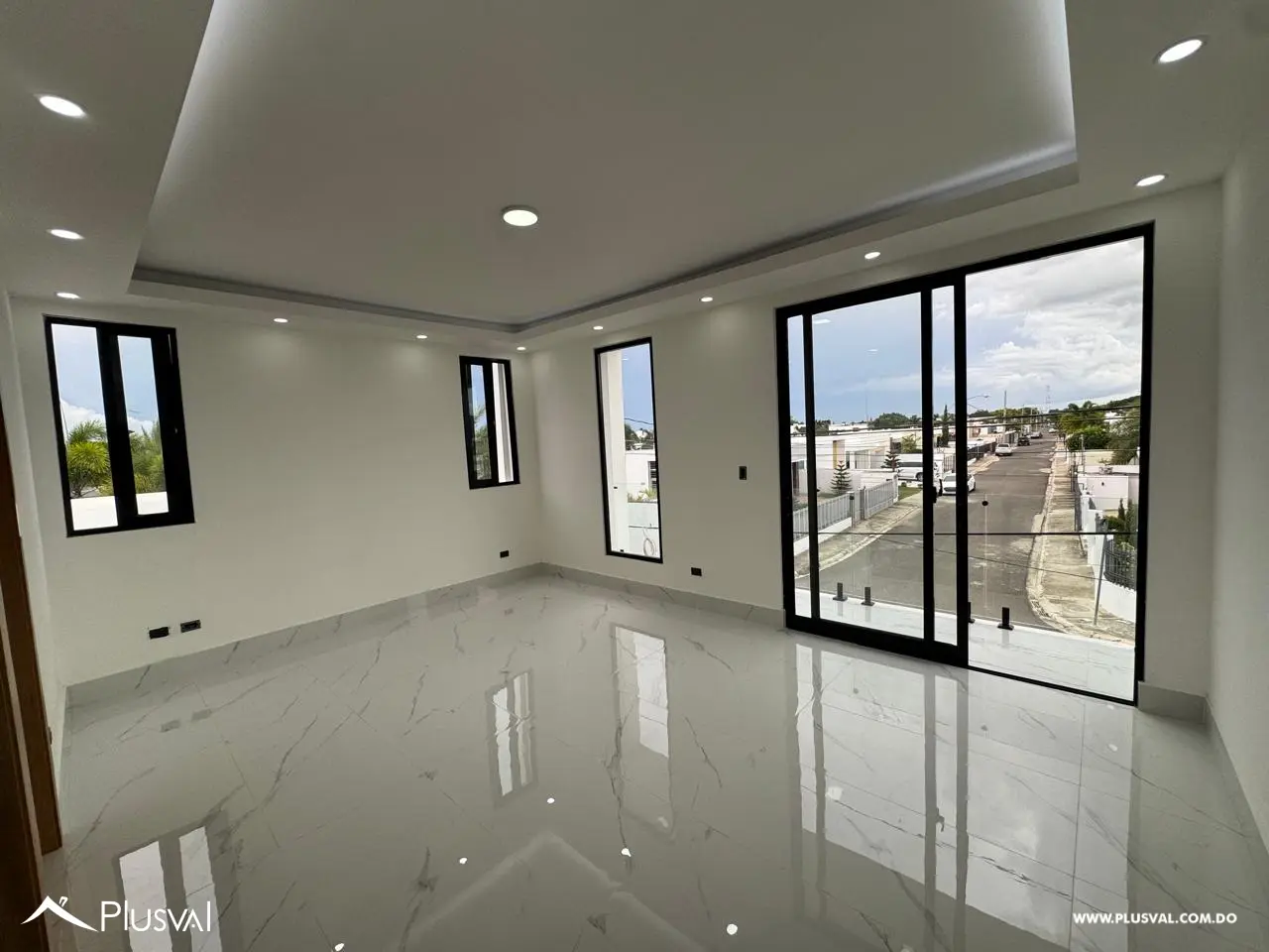 Proyecto de Casas de Dos Niveles en Exclusiva Zona de Santiago 532404
