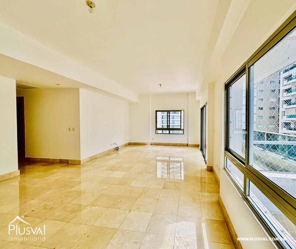 Alquiler de apartamento con amplio balcón en Piantini 344437