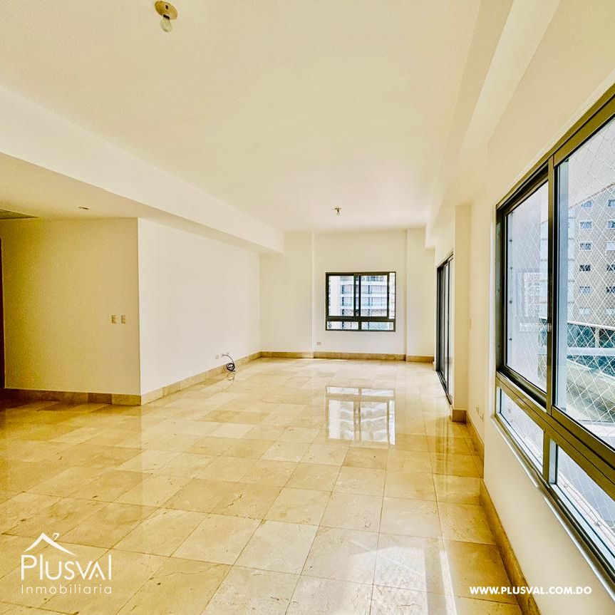 Alquiler de apartamento con amplio balcón en Piantini 344437