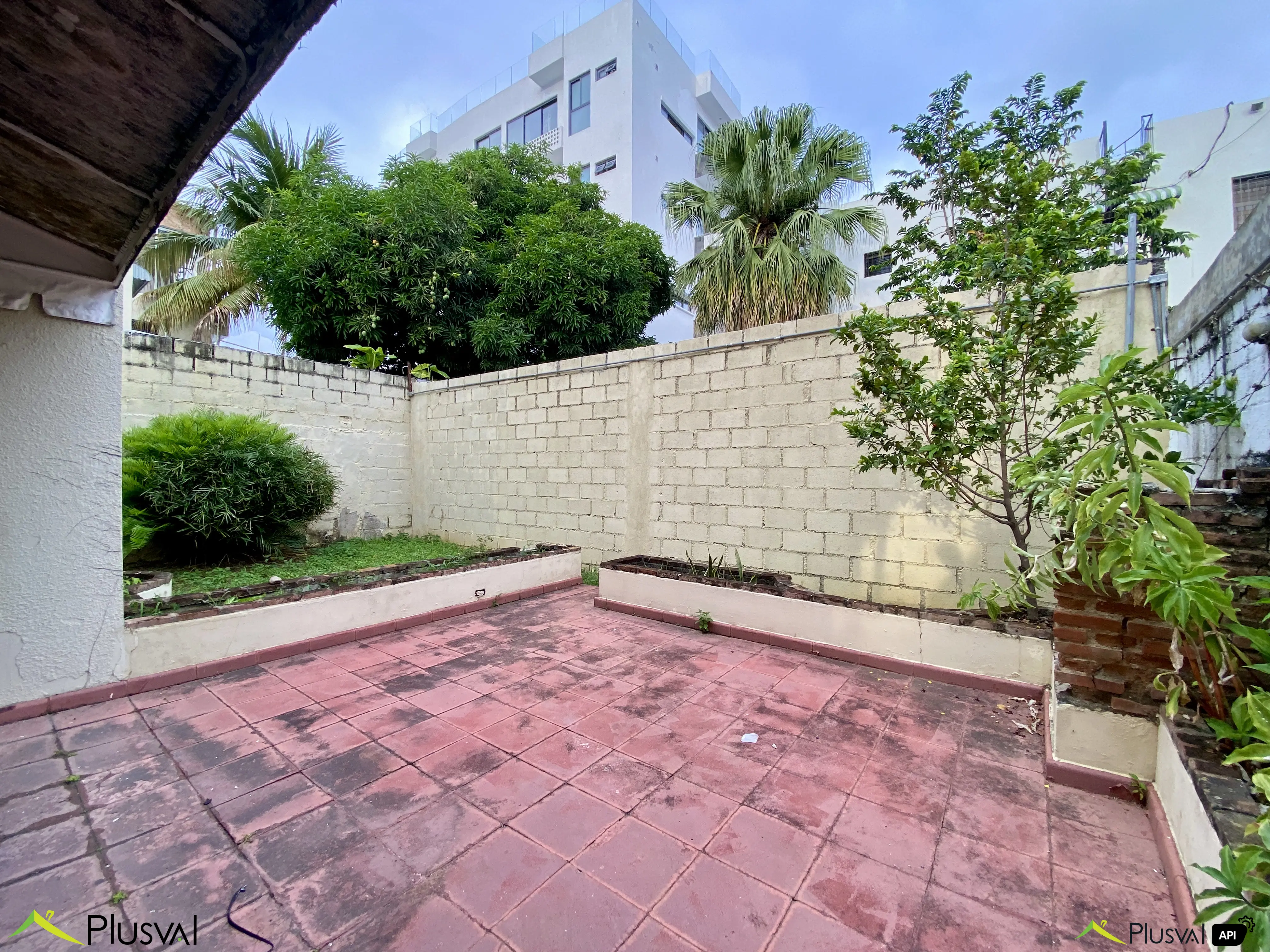 Casa Comercial de Dos Niveles en Alquiler en Urbanización Fernández – Ideal para Oficinas o Negocio 450691