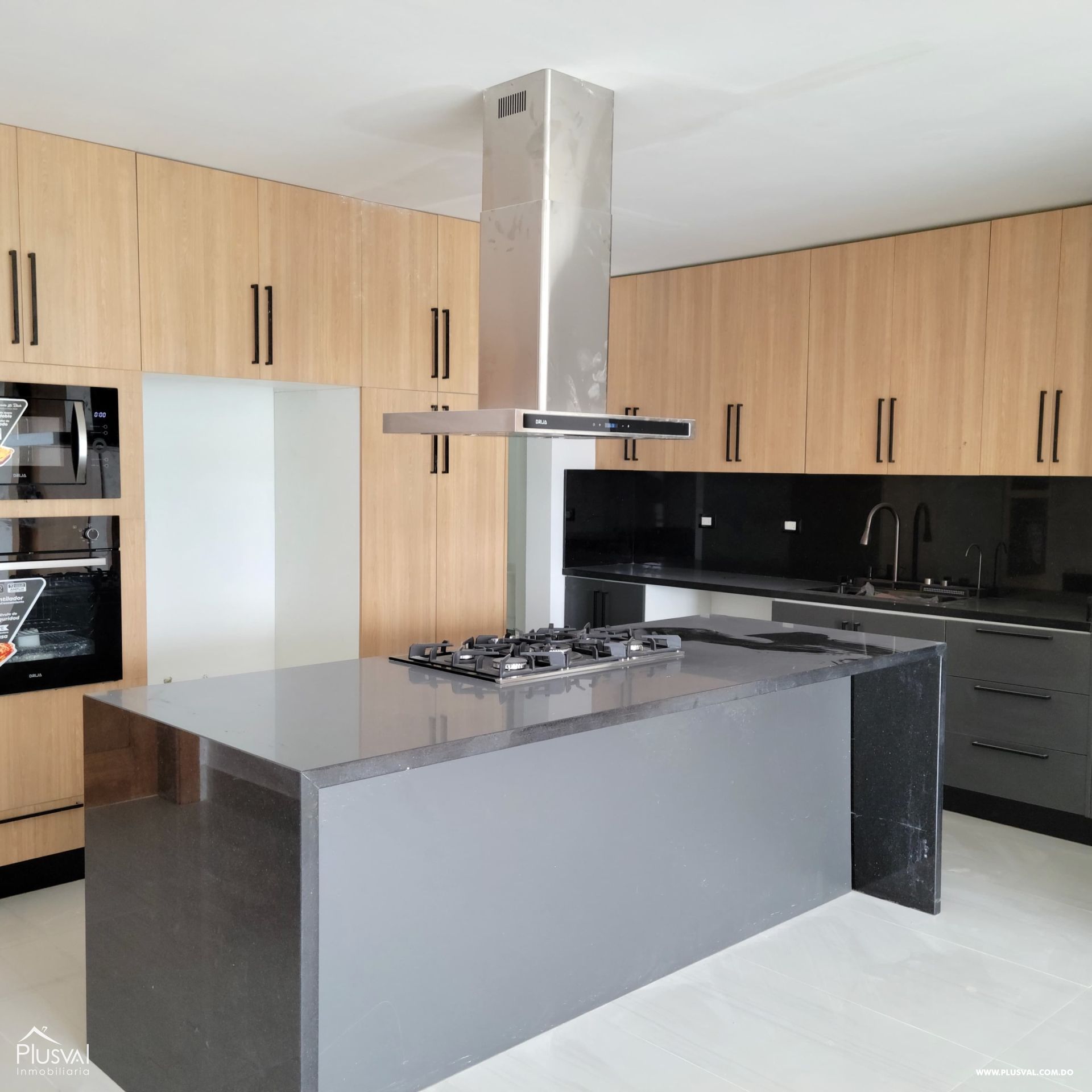 Exclusivo proyecto residencial en venta en la urbanización Thomén 382686
