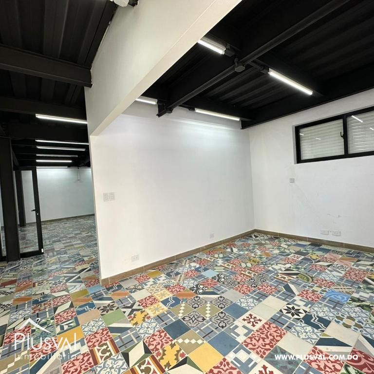 En Piantini , local en 2do piso en alquiler . Solo ofic administrativas 276014