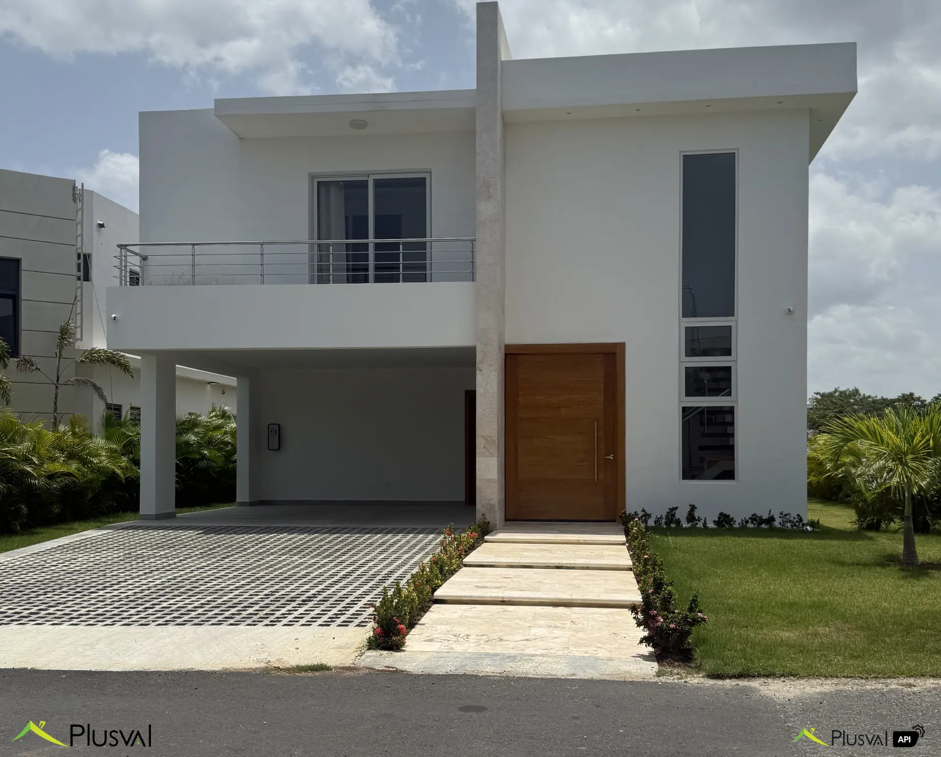 Exclusiva villa con vista al golf y piscina privada en PLAYA NUEVA ROMANA 447153
