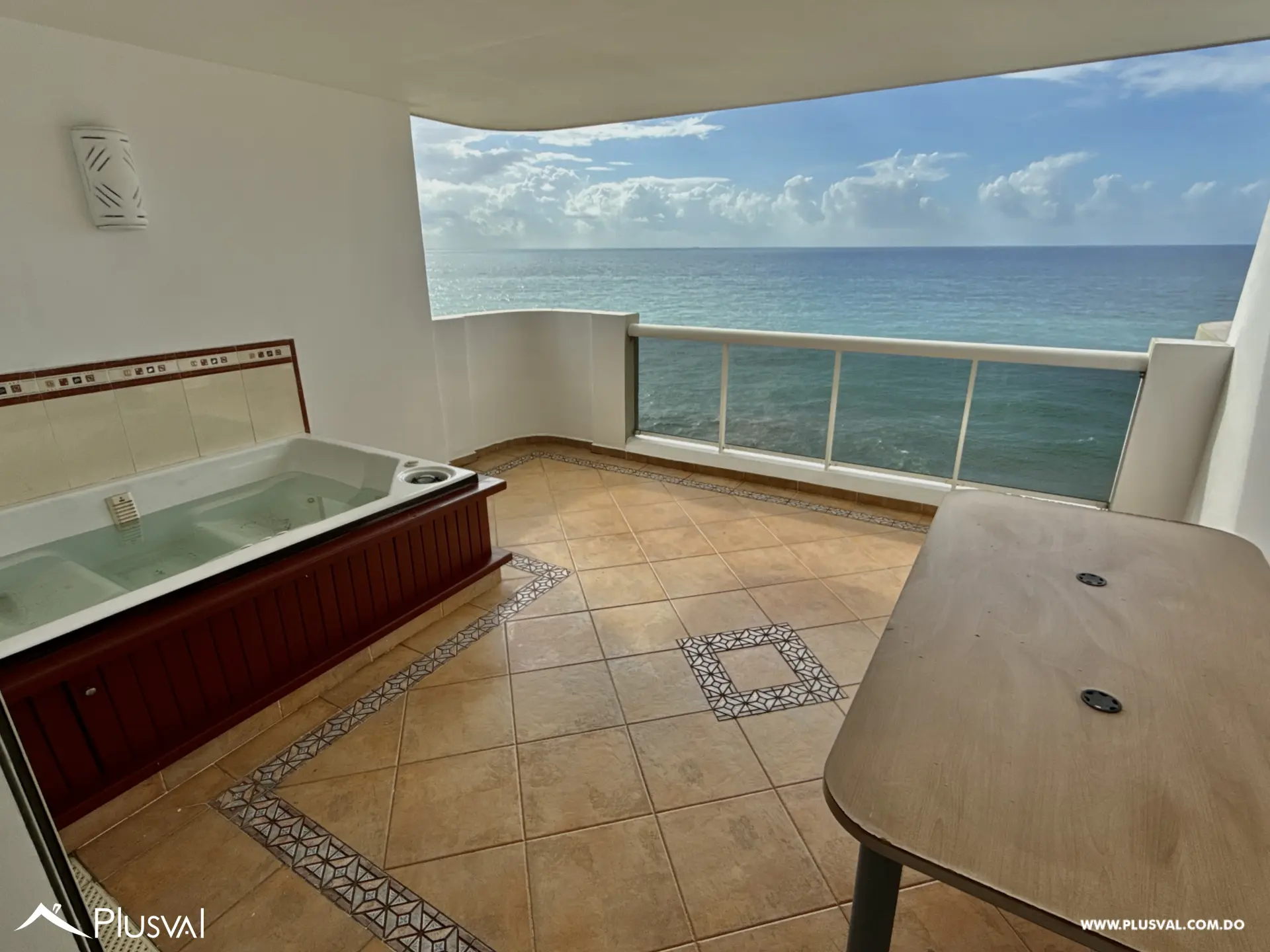 Apartamento amueblado piso 10 con espectacular vista al mar, jacuzzi privado, 4 balcones en Malecón Santo Domingo 506596
