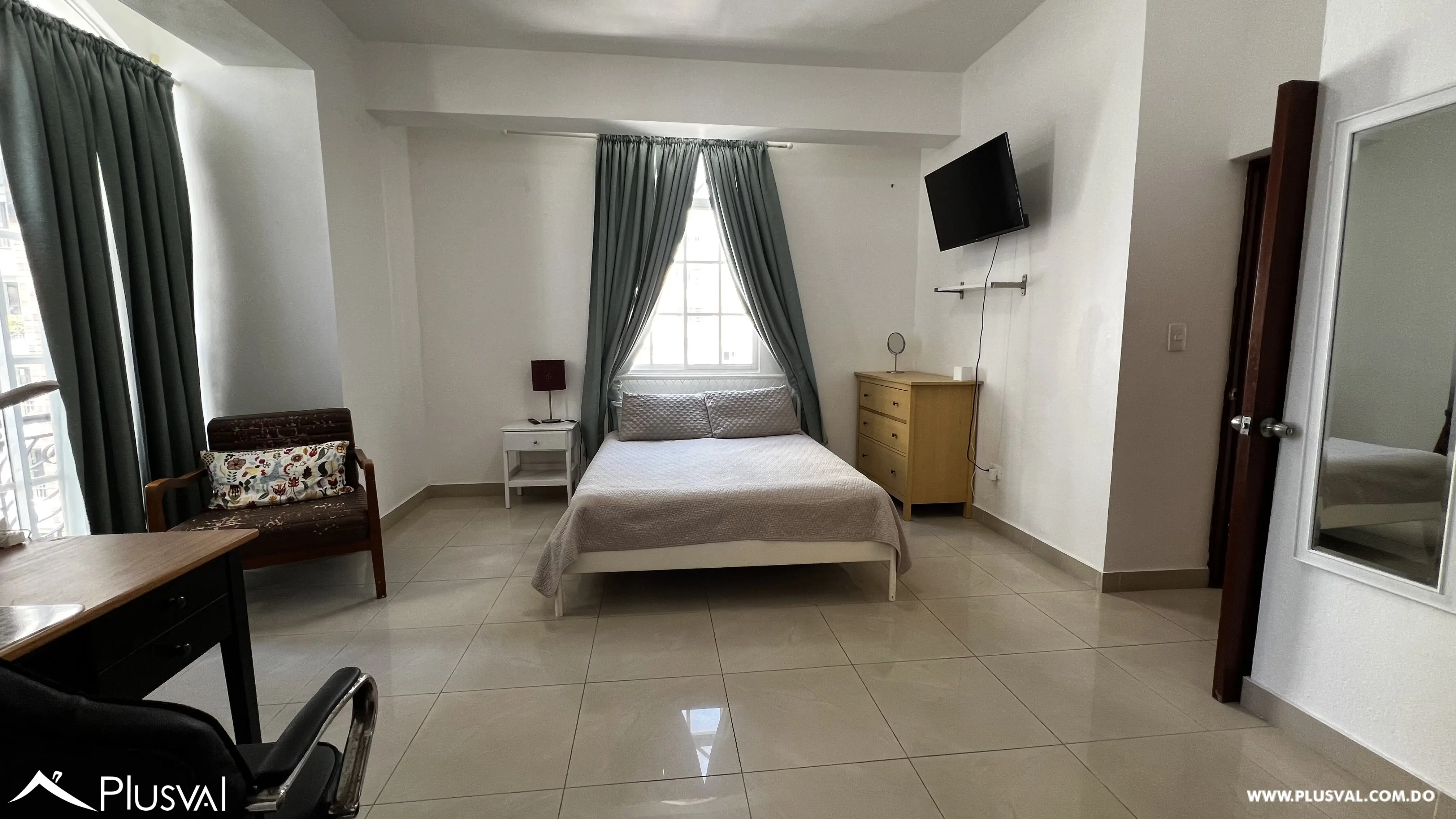 Apartamento estudio amueblado con hermosa vista desde la sala  y la habitación 526293