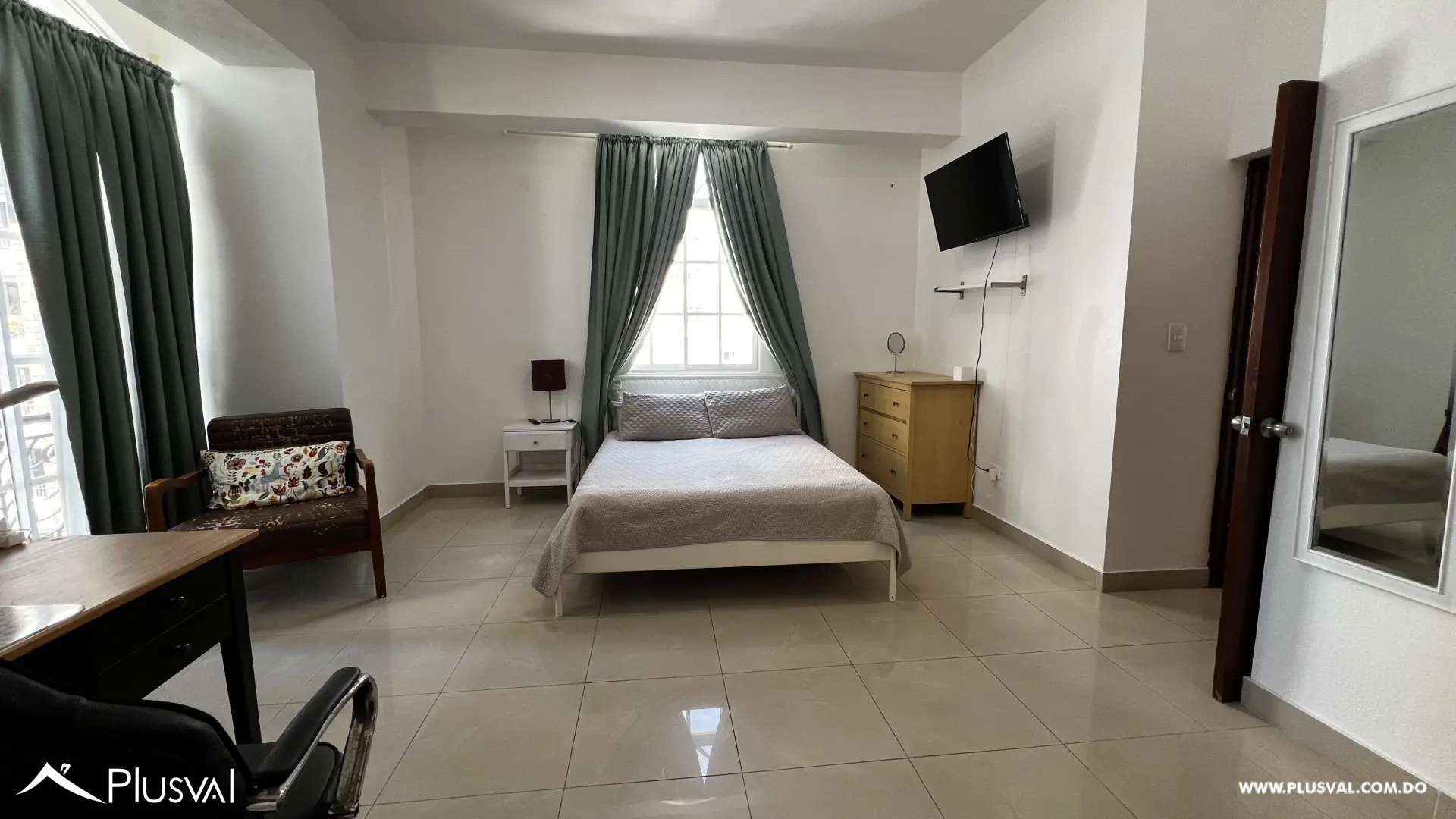 Apartamento estudio amueblado con hermosa vista desde la sala  y la habitación 526293