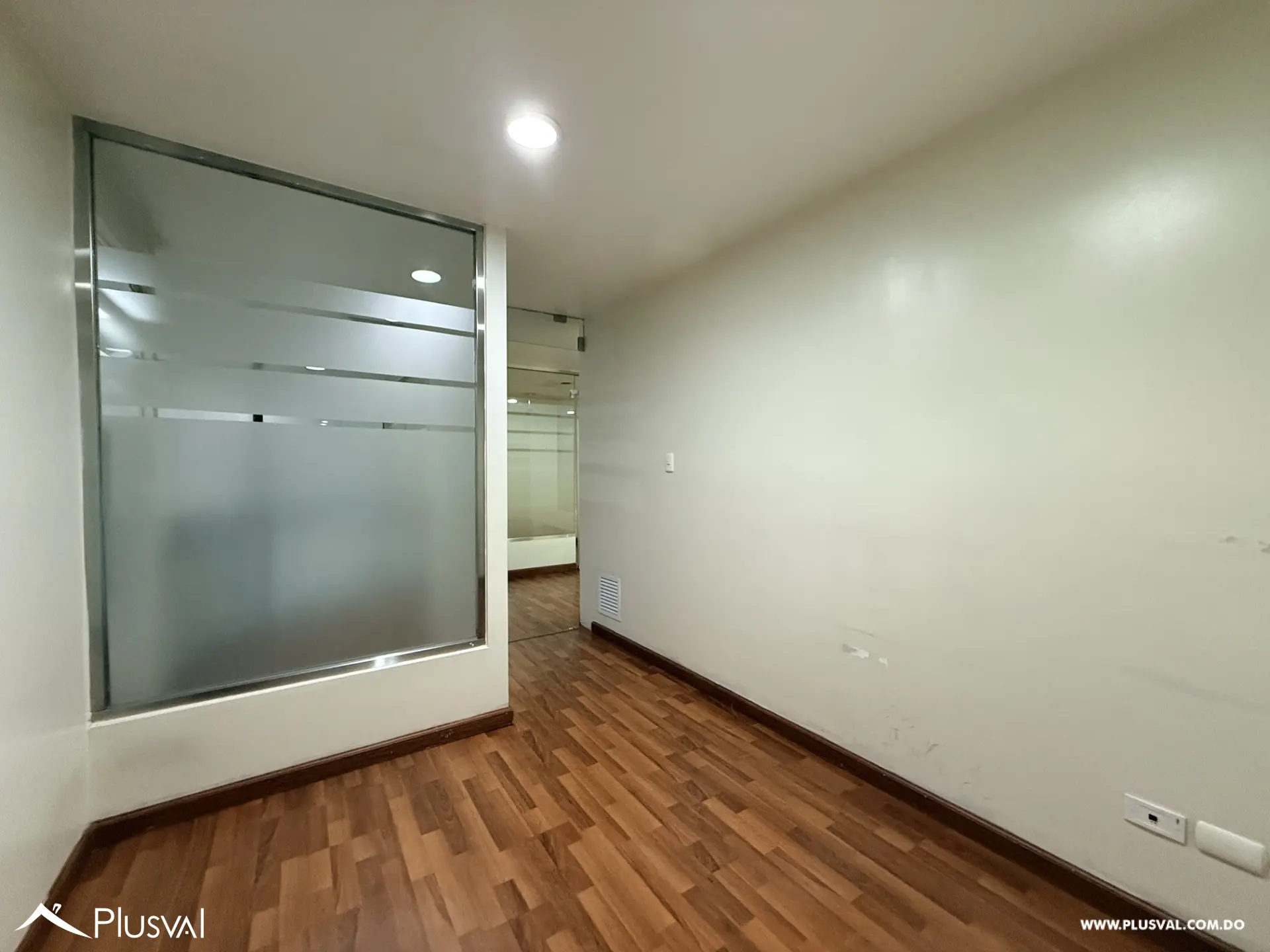Alquiler de Local de Oficinas en Piantini - 150mts2 y 300 Parqueos 503561
