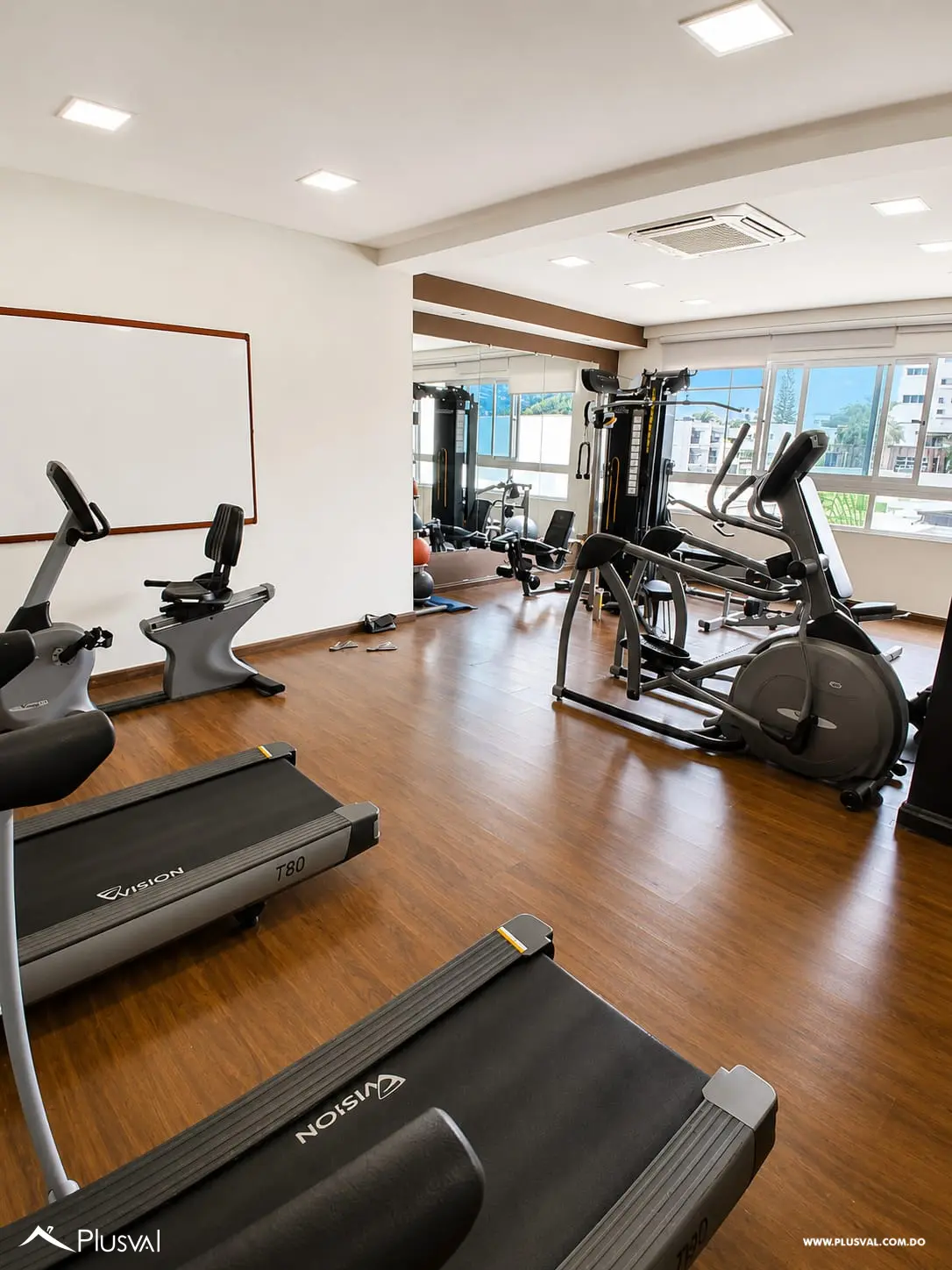 Apartamento con amplio balcon en torre con amenidades en venta 518787