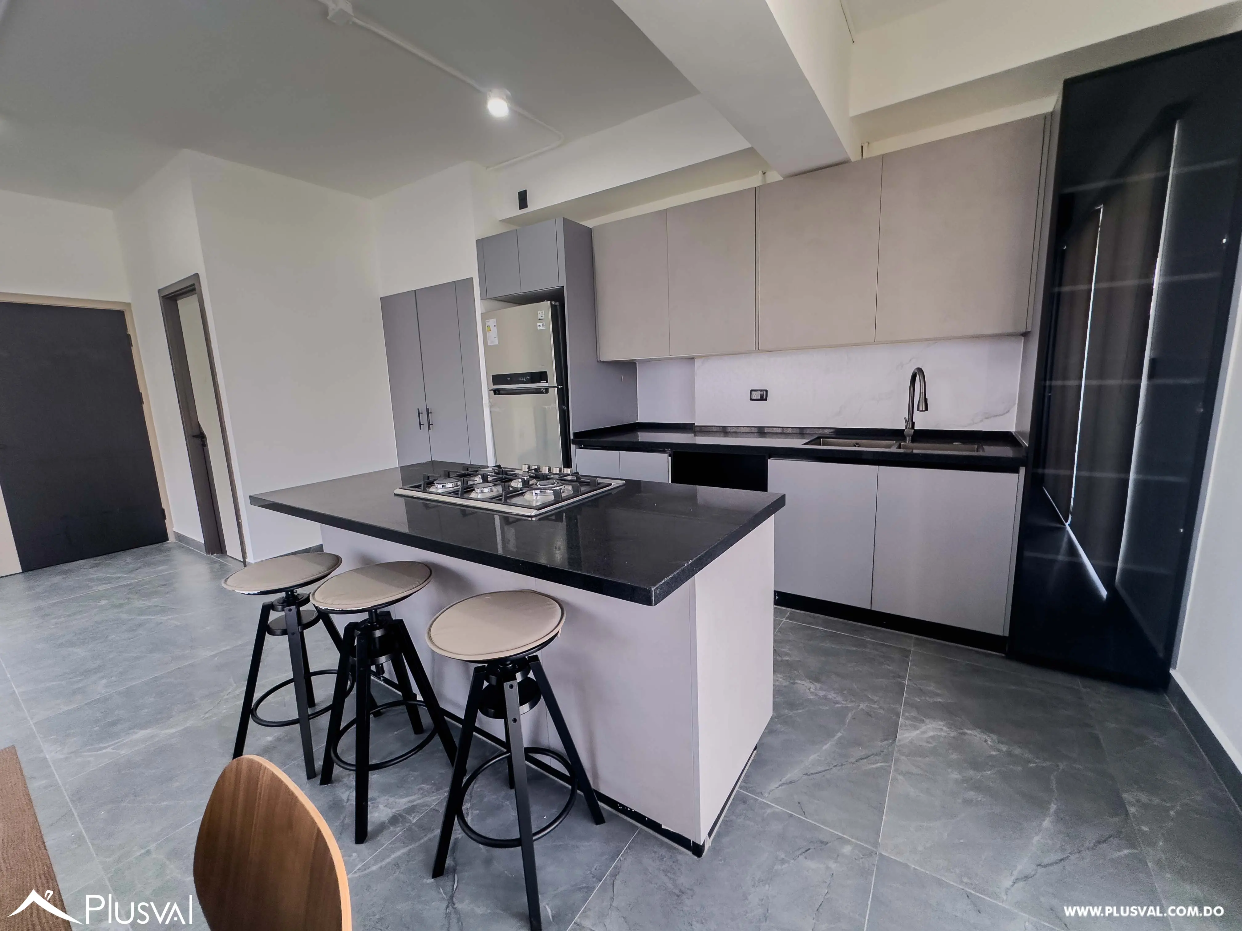 Apartamento en alquiler amueblado en El Vergel. 528428