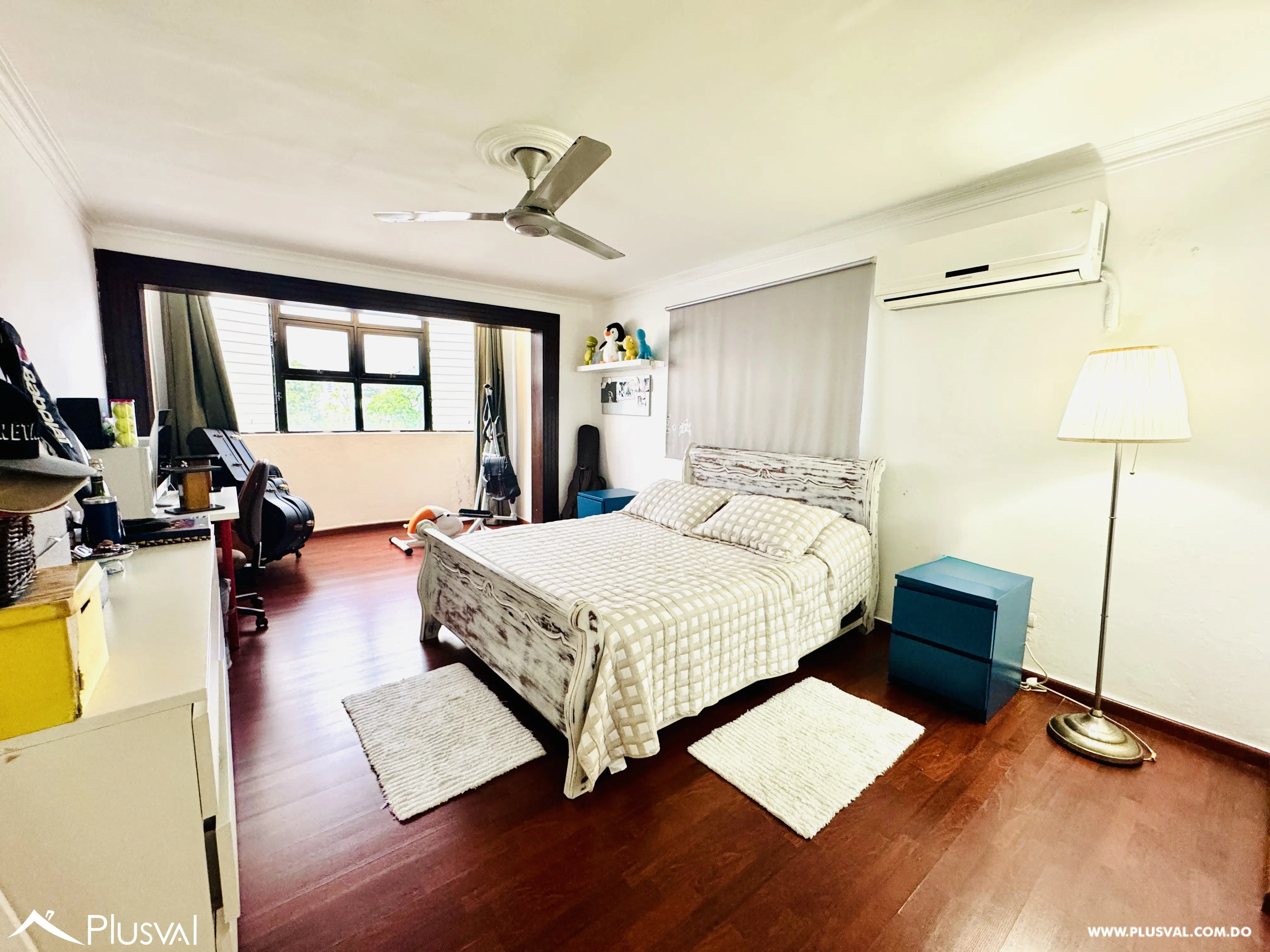 Amplio apartamento clásico en venta en tranquila calle de Gazcue 470422