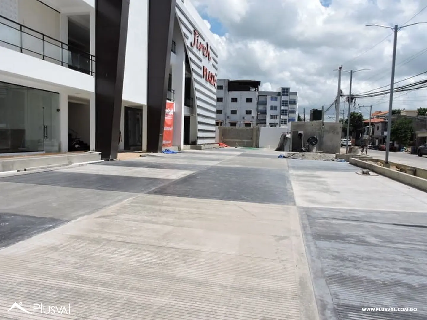 Disponible Local Comercial Plaza Jireh, unidad L-18 477453