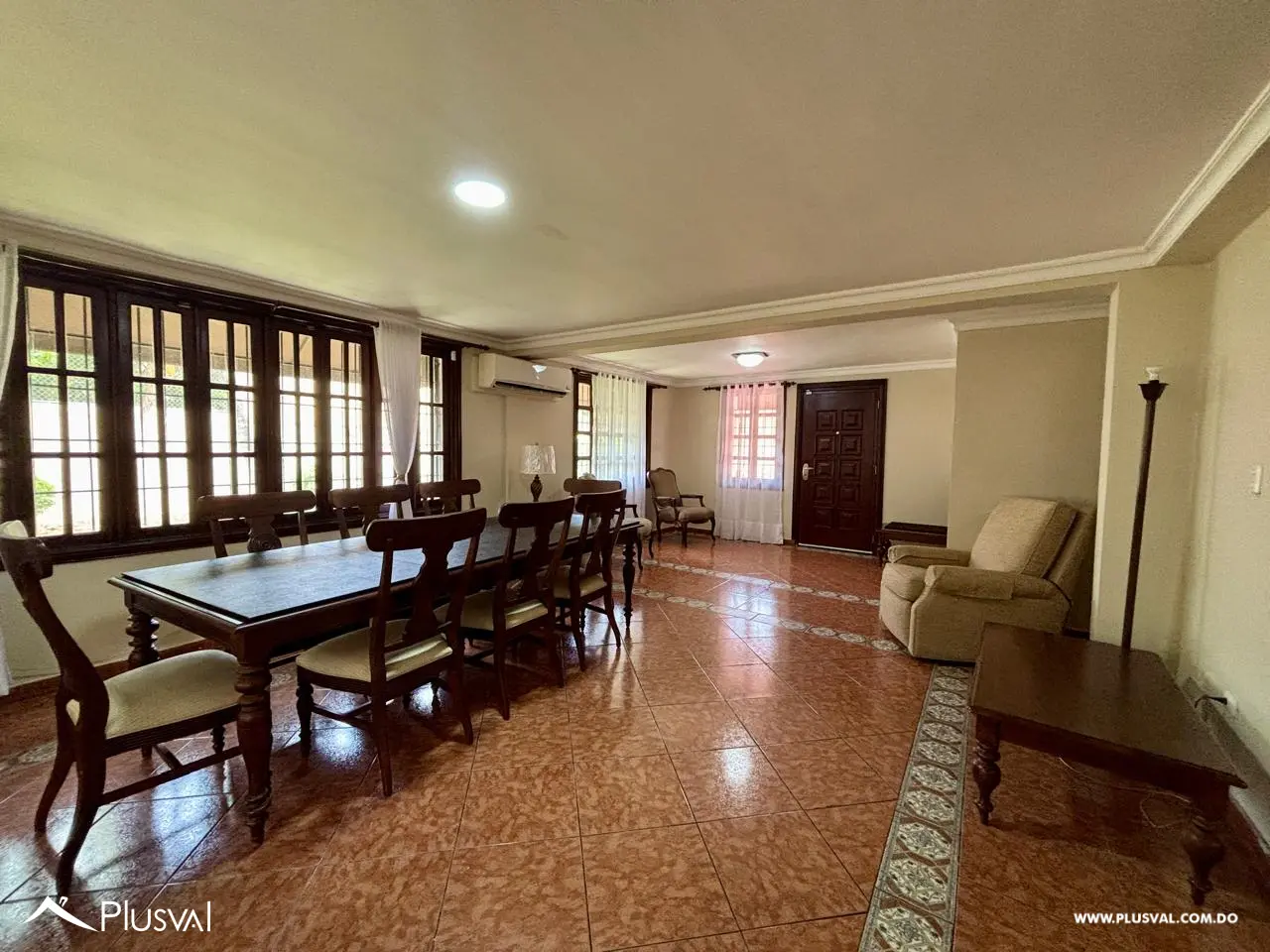 Amplia y clásica casa en alquiler en la mejor zona de Bella Vista 457959