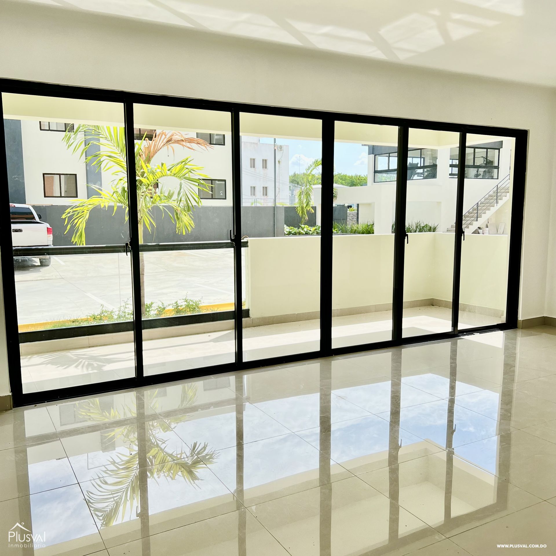 Apartamento con terraza de 80 Mt2 de venta en la AV. Jacobo Majluta 415402
