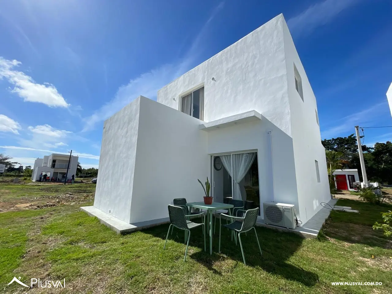 Casas de dos niveles en proyecto cerrado en Boca Chica 524823