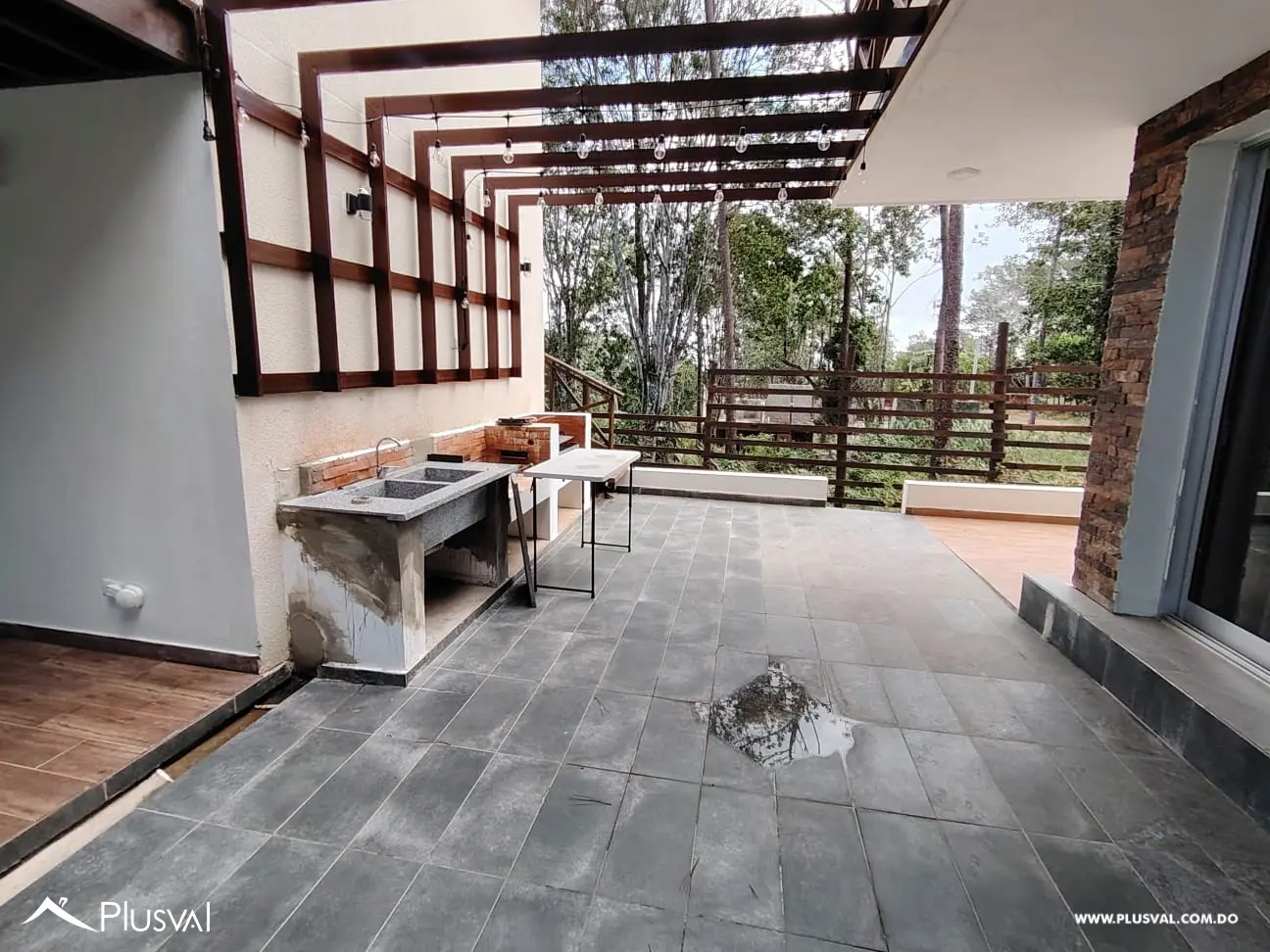 Villa Moderna en Jarabacoa, en Residencial Cerrado. 463277
