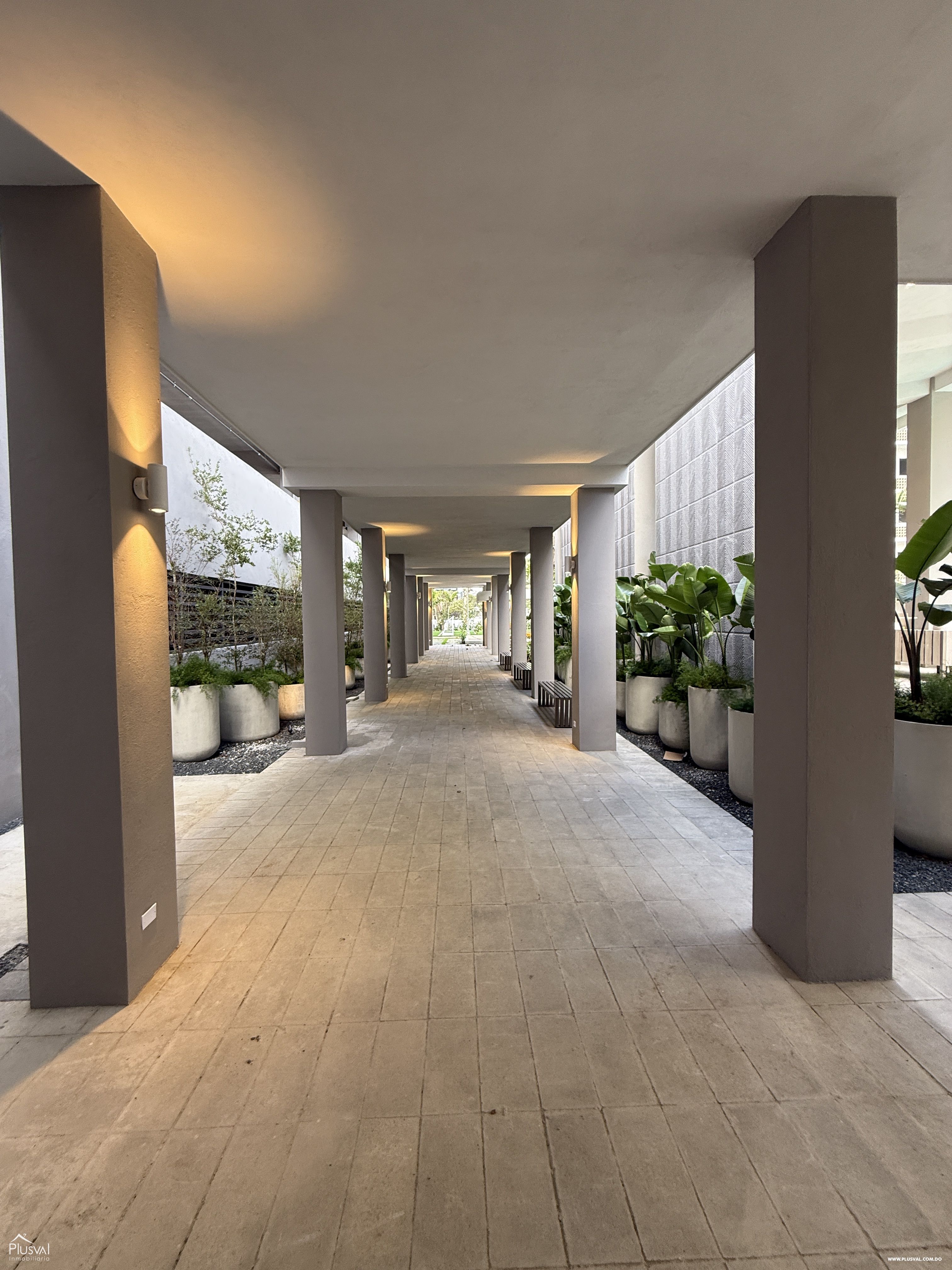 Impresionante apartamento de 2 habitaciones en venta en el malecón, un oasis urbano en el corazón de Santo Domingo 428207
