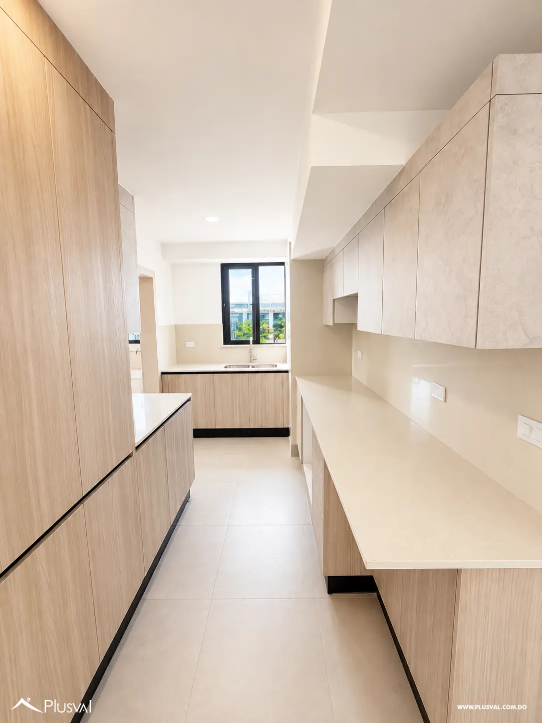 Apartamento en venta de 3 habitaciones en Evaristo Morales 531607
