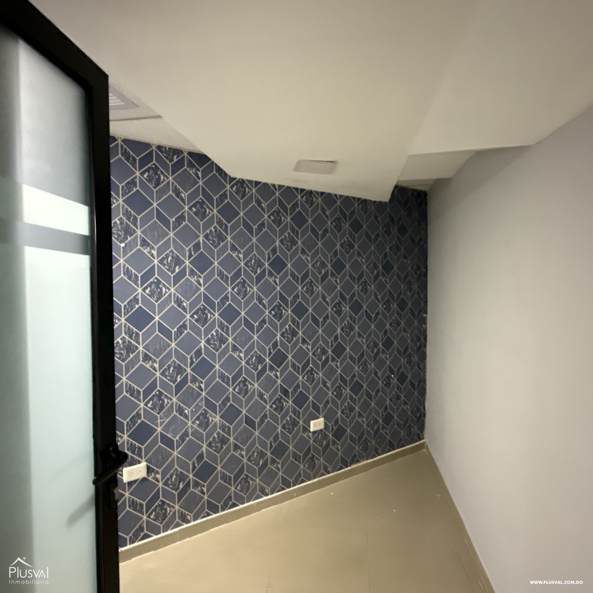 Alquiler Local de Oficina en Piantini, Vista al Mar y 300 Parqueos 483038