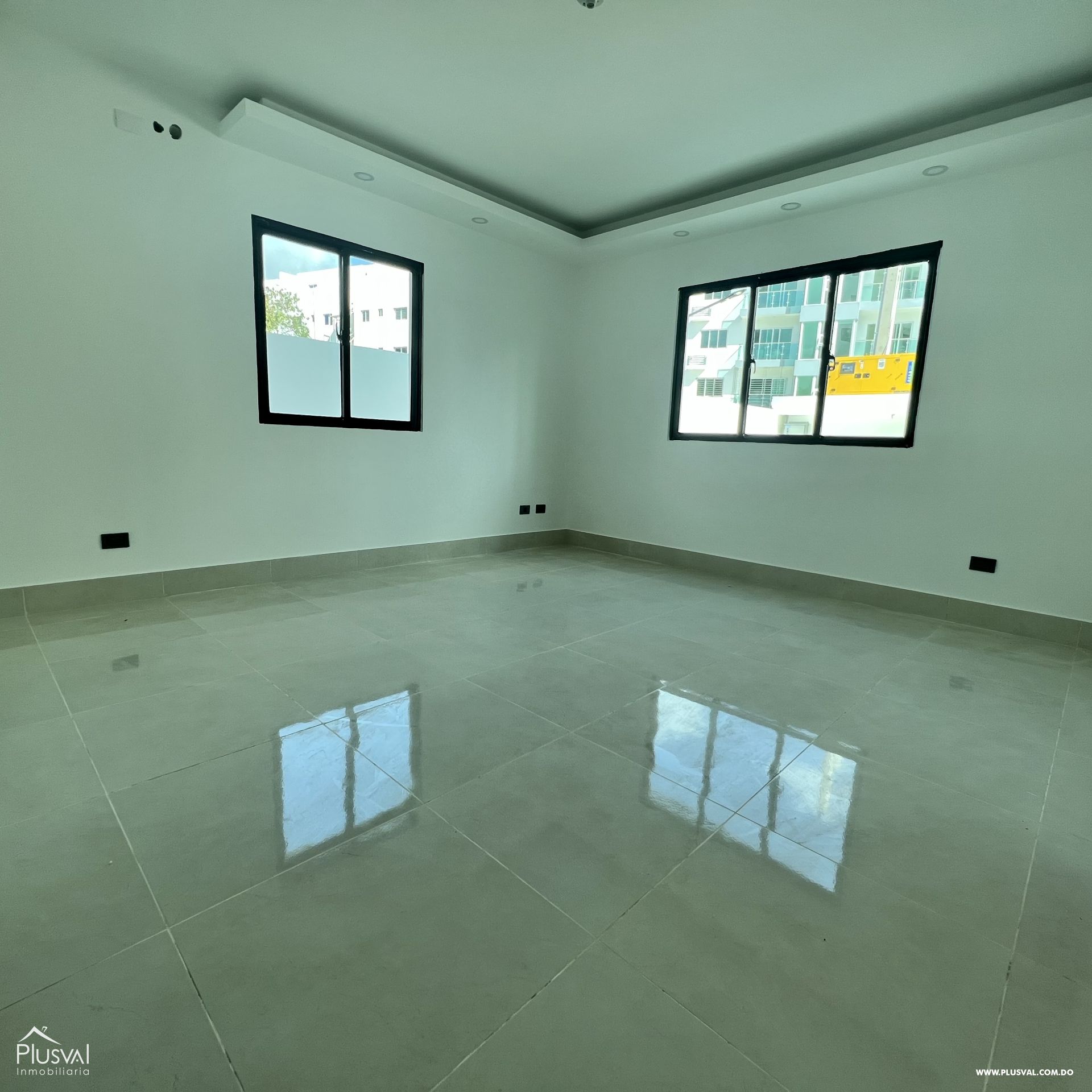 Espectacular apartamento en primer nivel con patio 259100