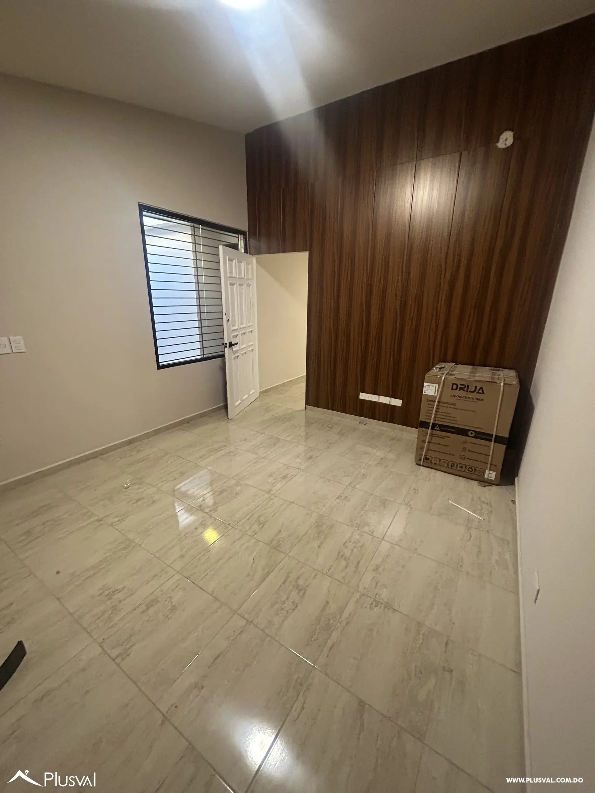 Amplia Casa en Alquiler Con Potencial Comercial 474593
