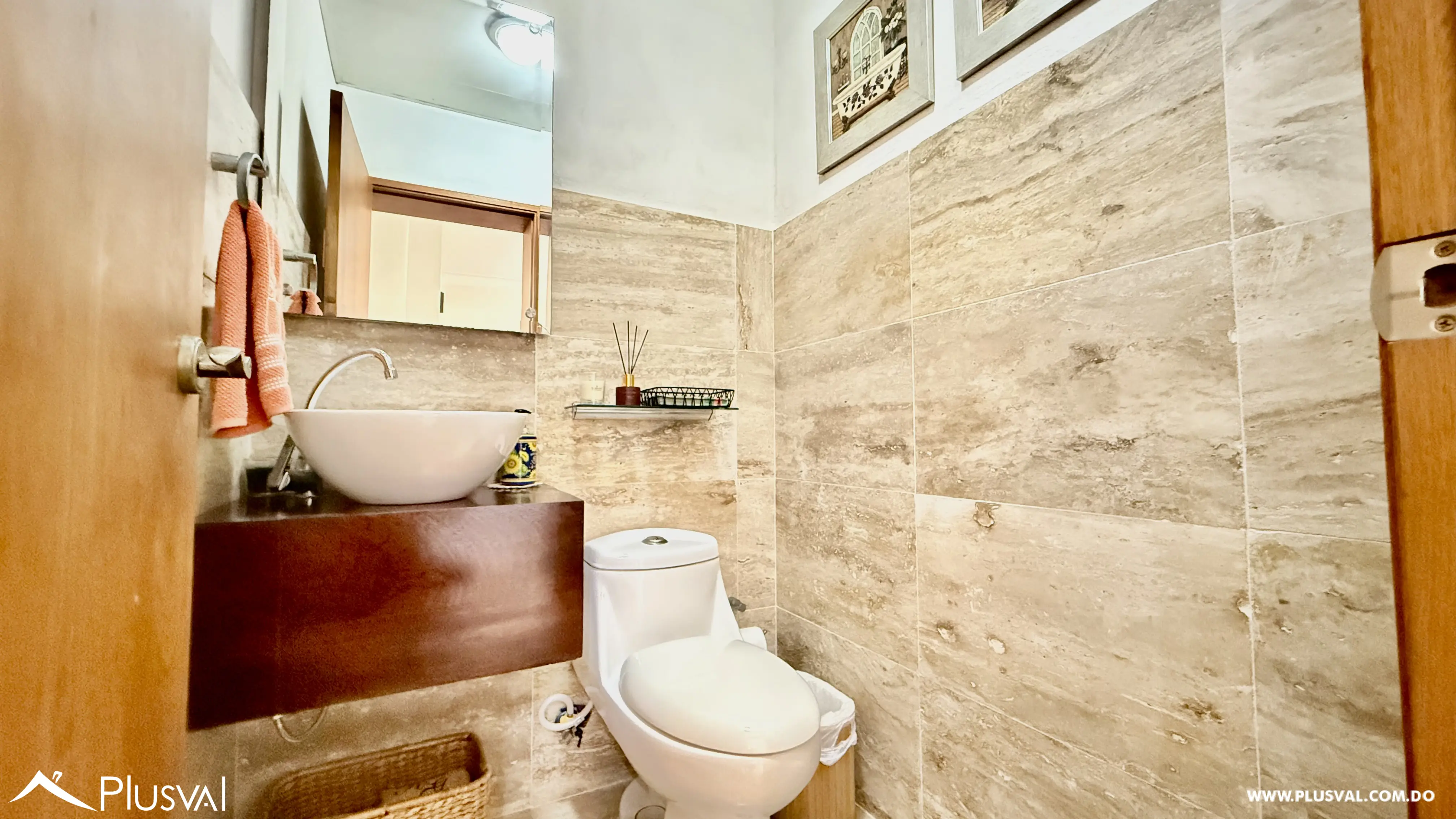 Apartamento con Patio en venta en Los Cerros de Gurabo, 3 Habitaciones mas 2 parqueos. 497743