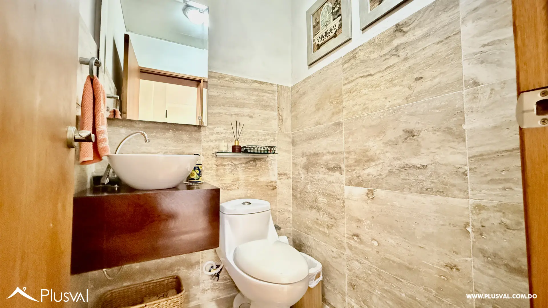 Apartamento con Patio en venta en Los Cerros de Gurabo, 3 Habitaciones mas 2 parqueos. 497743