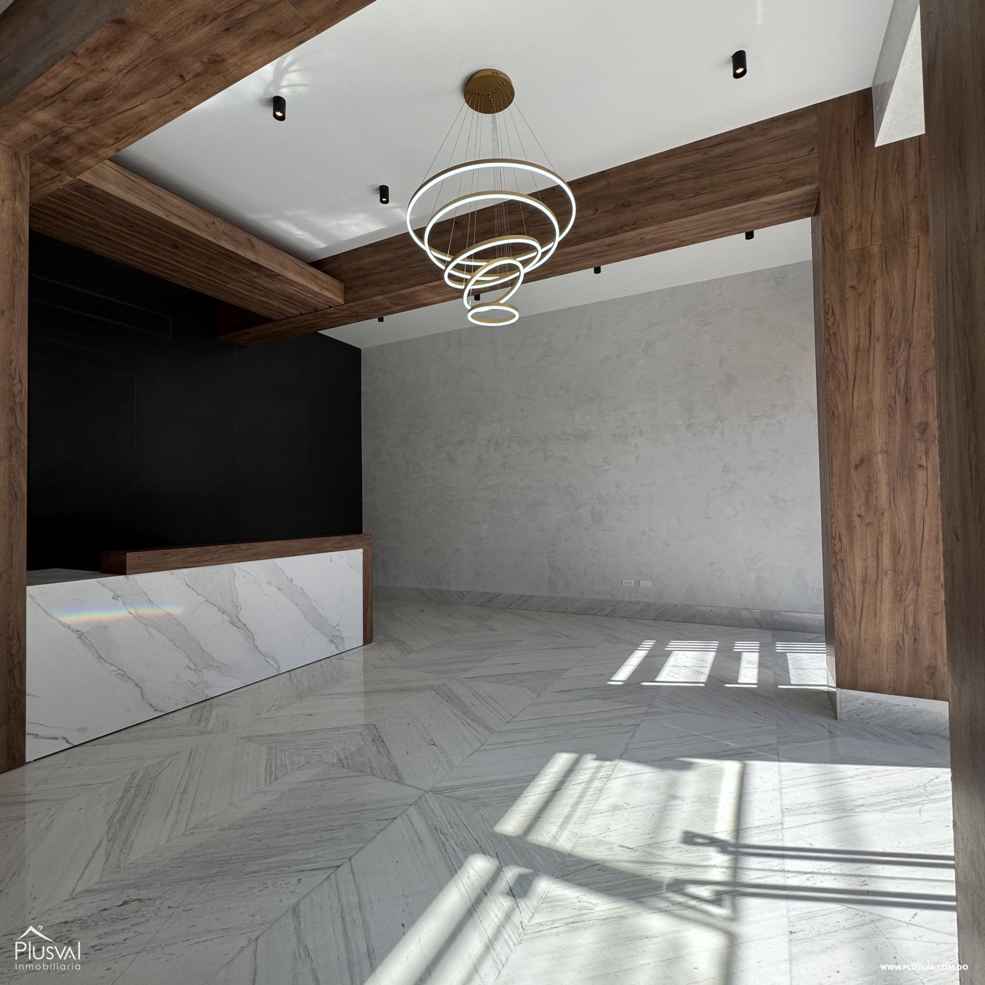 Apartamento en alquiler en Naco, piso 10, con línea blanca. Una habitación y dos baños completos. 391471