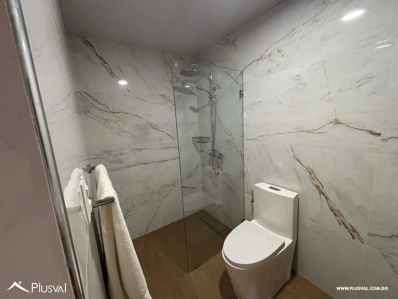 Moderno Apartamento en alquiler de 1 habitación + Estudio en Torre Exclusiva en Bella Vista –Vive con estilo en este elegante 1 habitación con estudio cerrado, balcón y áreas sociales con picuzzi, en 486801