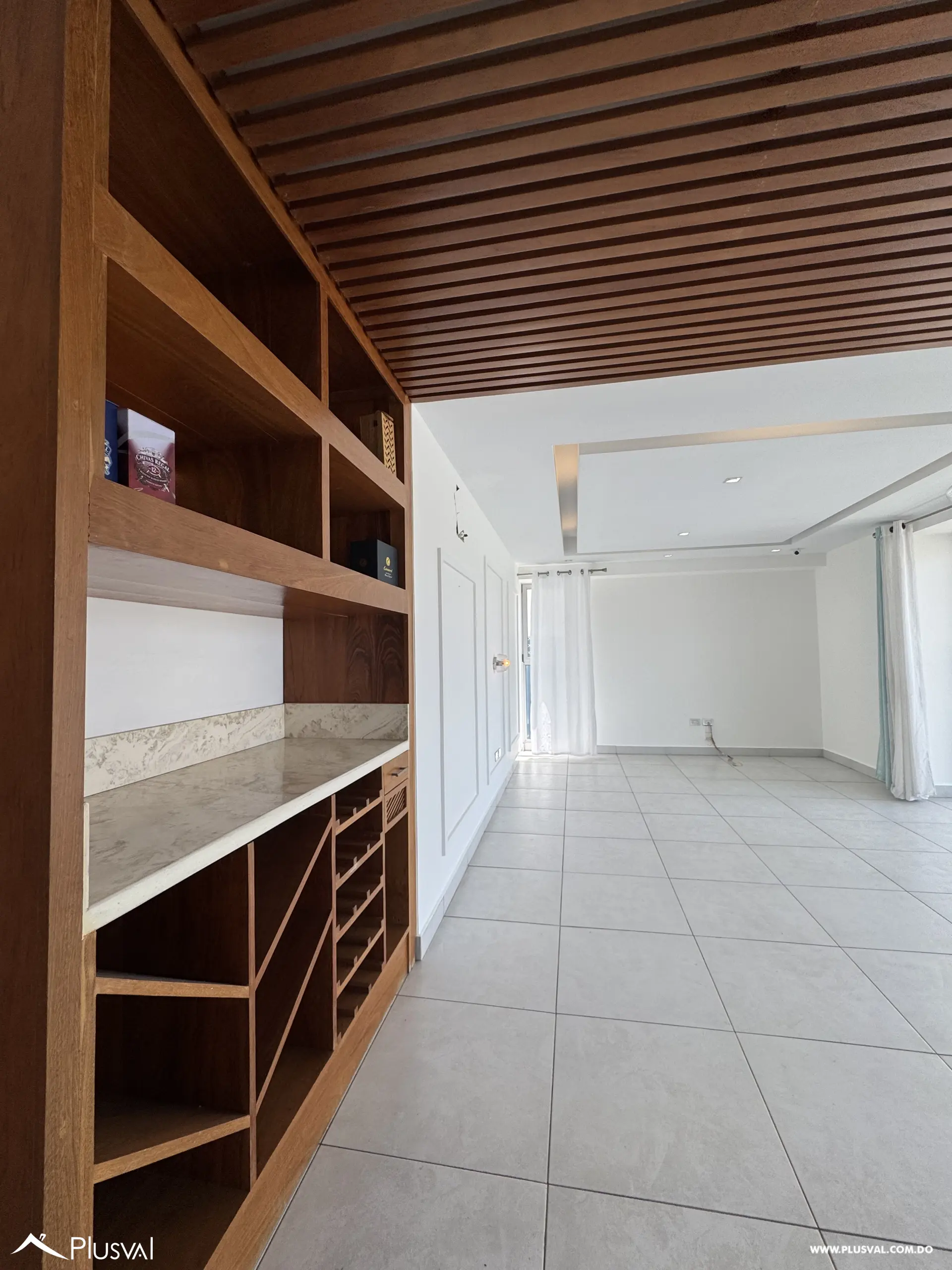 Alquiler apartamento de 3 habitaciones en Evaristo Morales. 518466