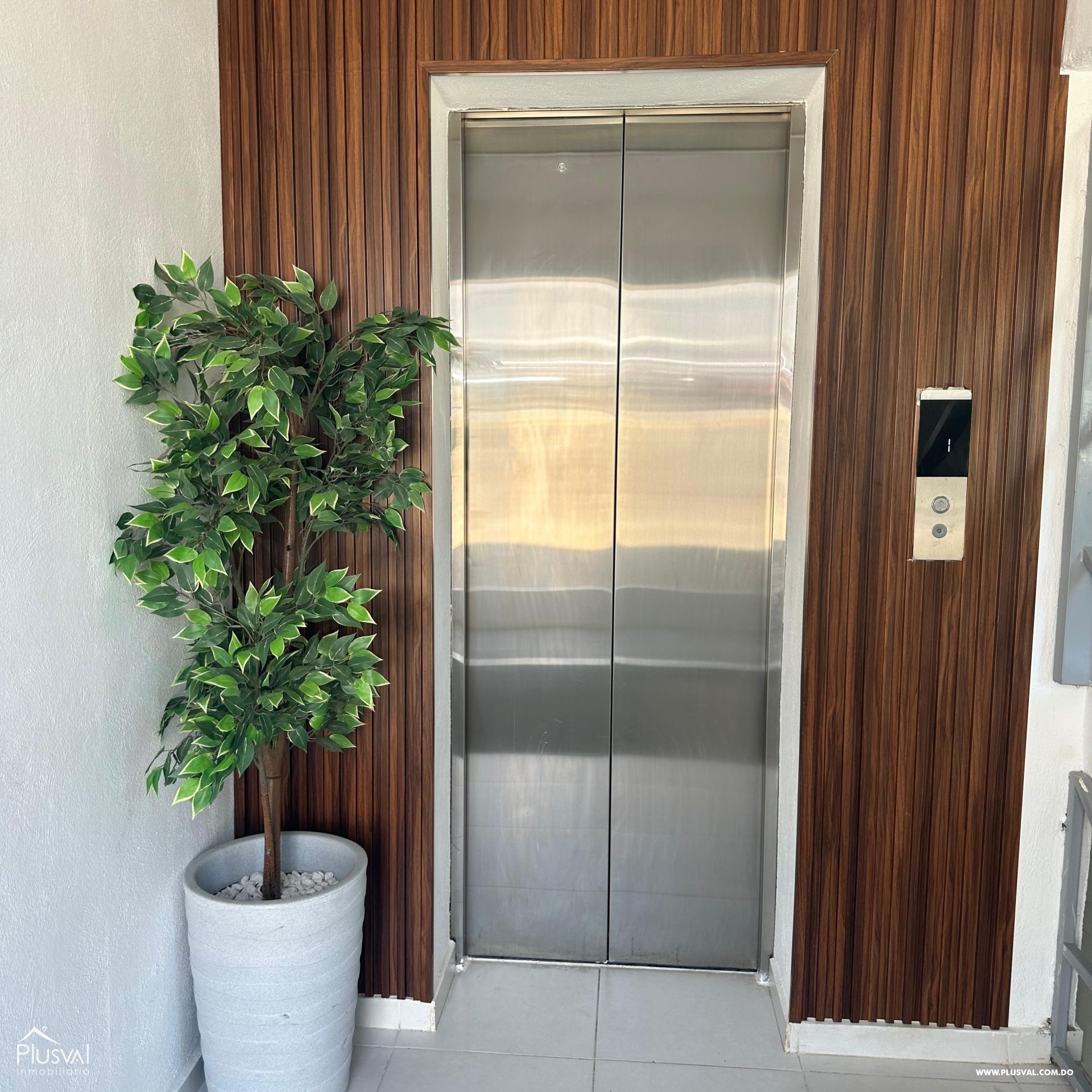 Hermoso Apartamento de 3 habitaciones en La Barranquita Santiago 414399