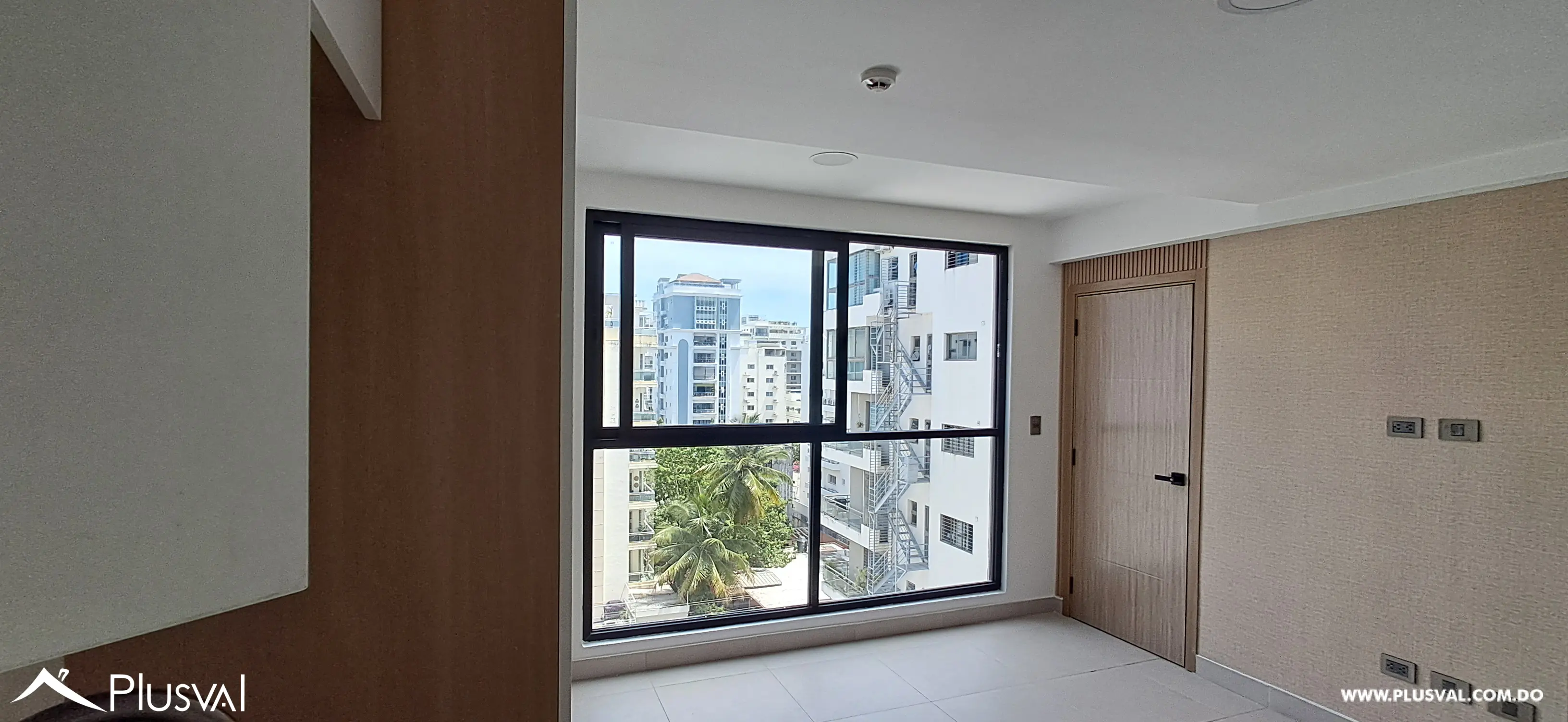 Apartamento en venta con vista despejada en Evaristo Morales 502945