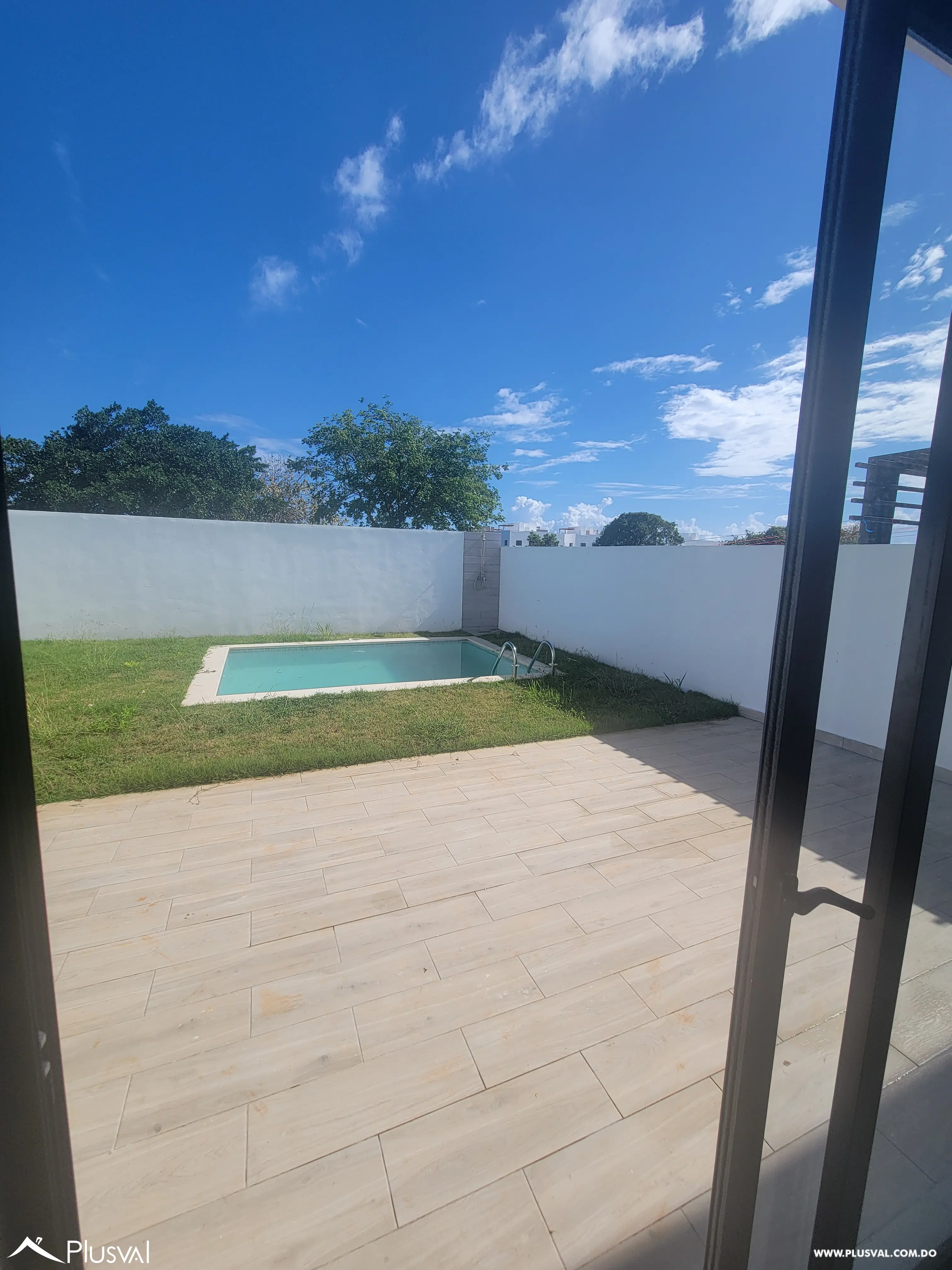 AMPLIA VILLA DE 3 HABITACIONES CON PISCINA Y PATIO EN SECTOR DEL DOWTOWN PUNTA CANA 499558