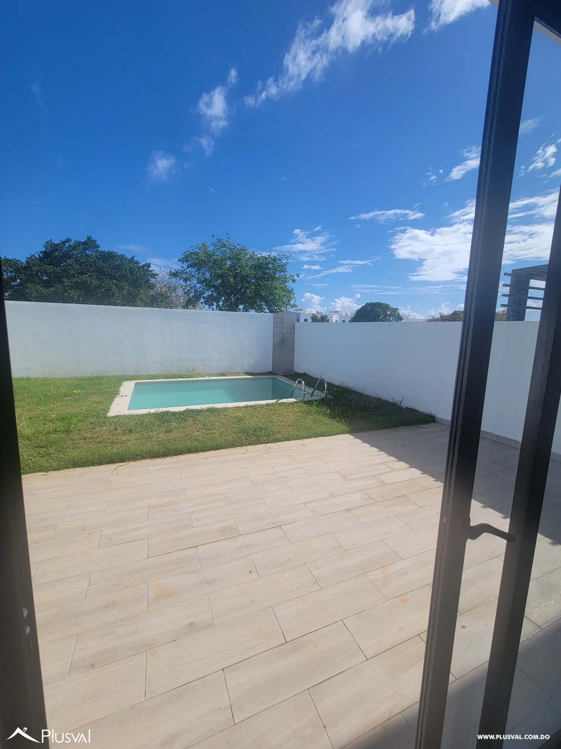 AMPLIA VILLA DE 3 HABITACIONES CON PISCINA Y PATIO EN SECTOR DEL DOWTOWN PUNTA CANA 499558