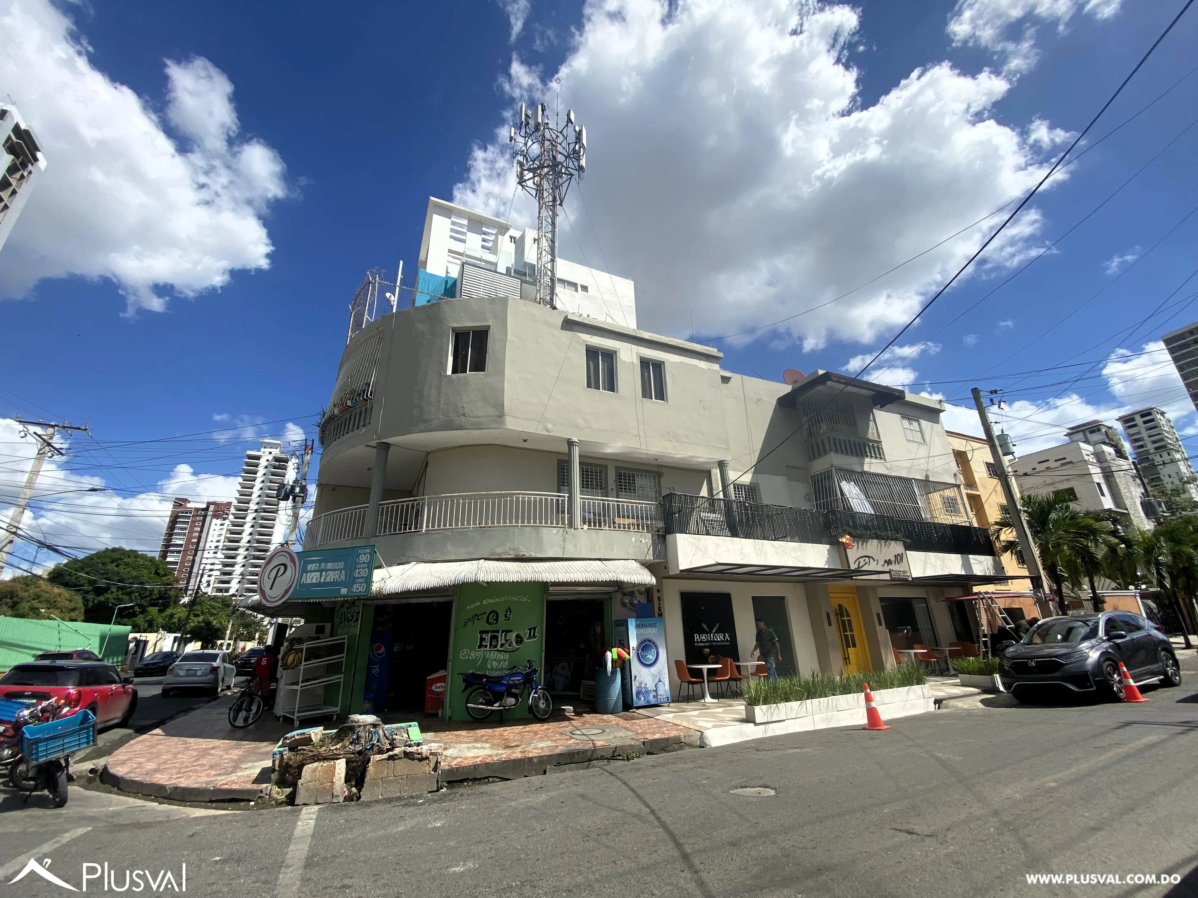 VENTA Edificio Comercial / Residencial bien ubicado en Alma Rosa I. 489921