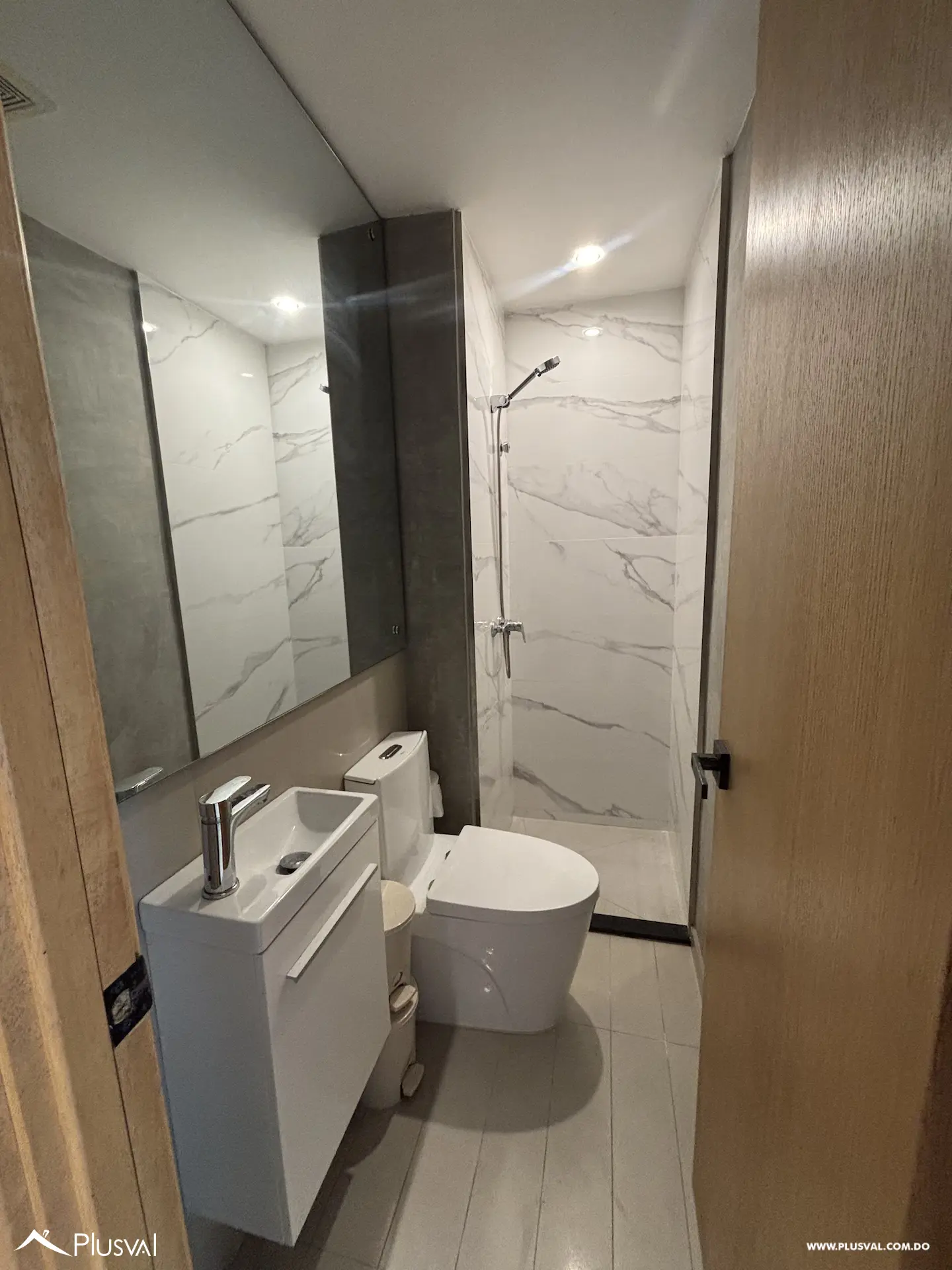 Alquiler Apartamento Moderno Amueblado en Evaristo Morales 512667