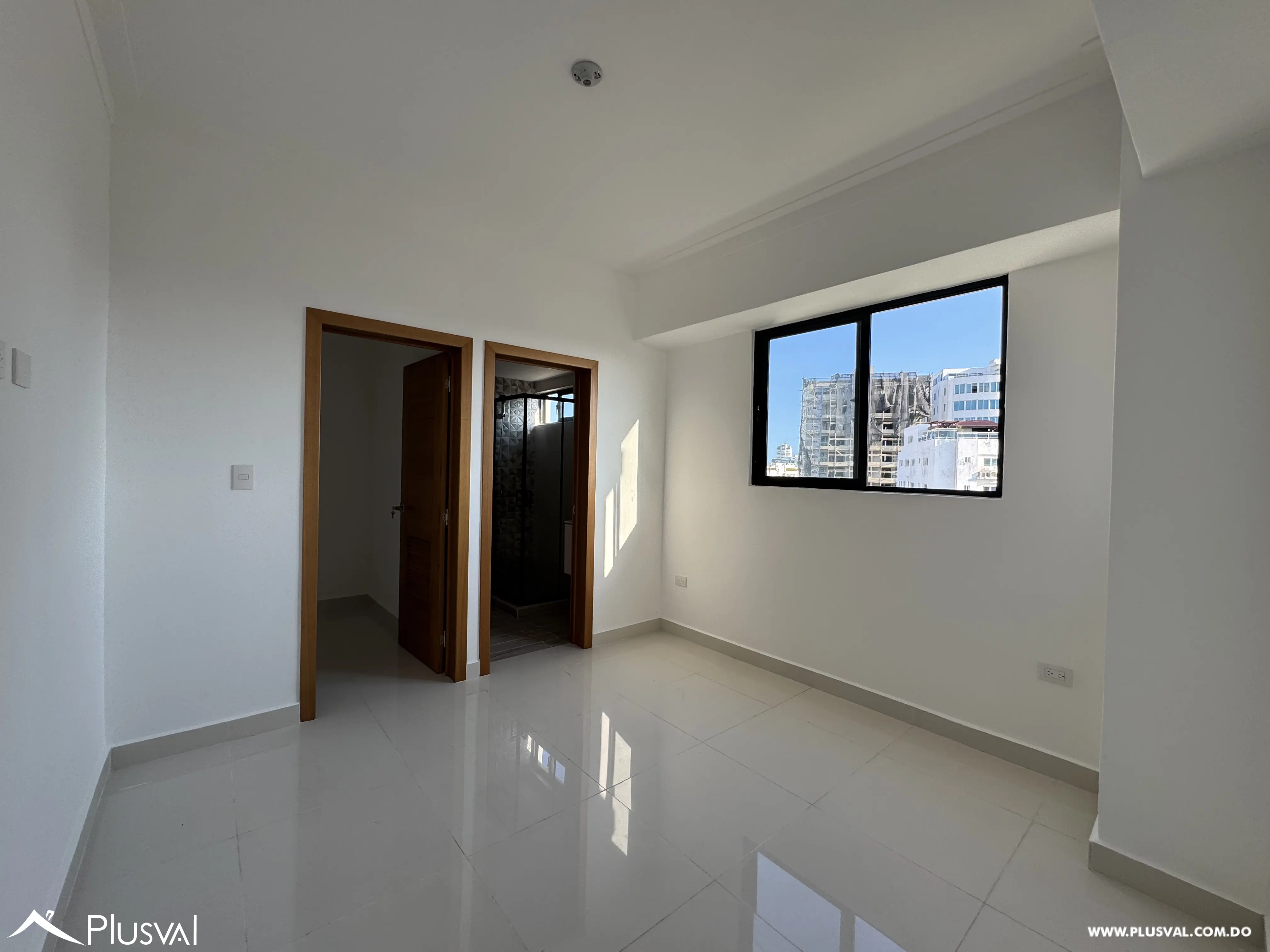 Apartamento en alquiler con 2 habitaciones y amenidades modernas cerca del Mirador Sur 493053
