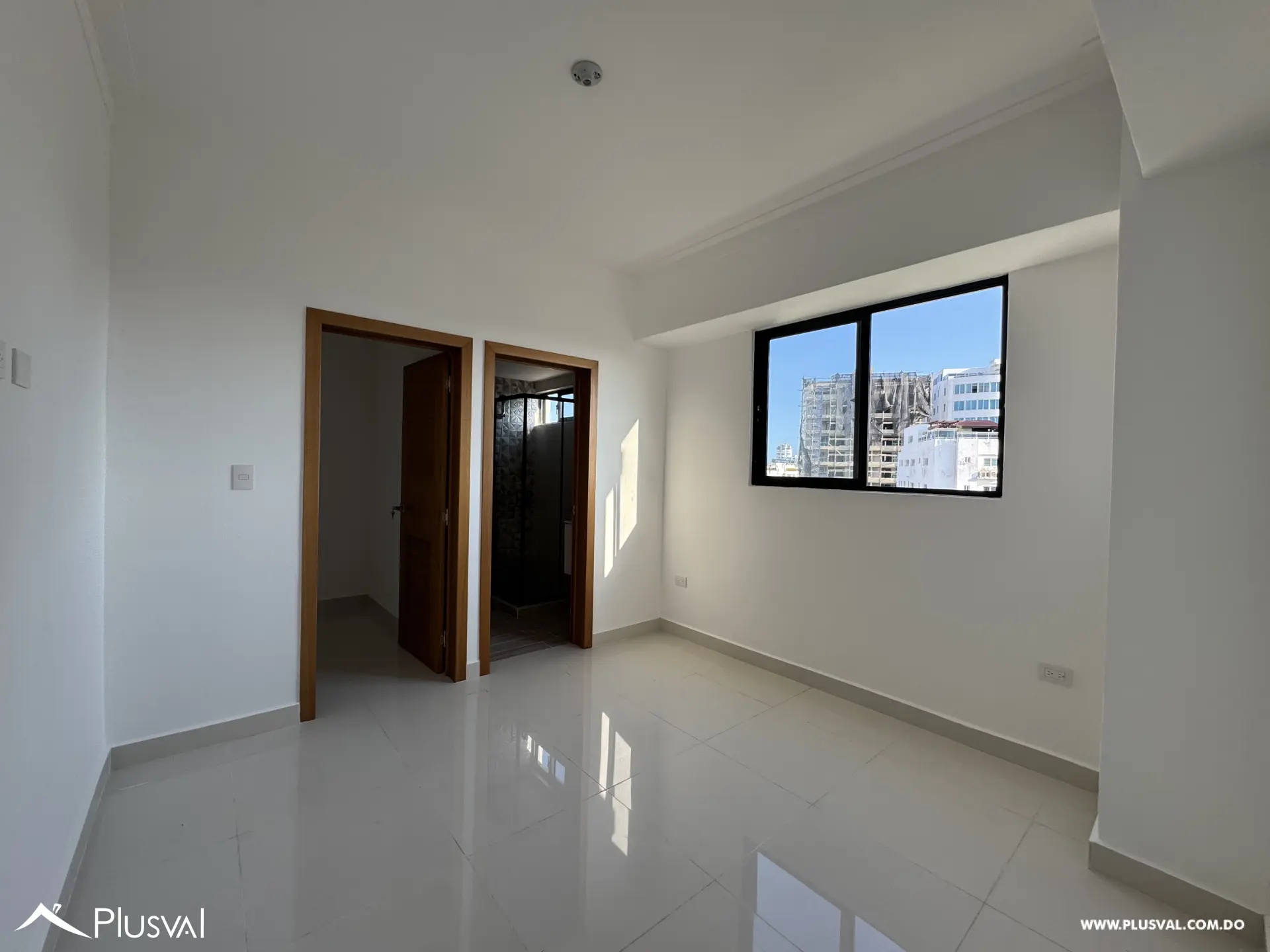 Apartamento en alquiler con 2 habitaciones y amenidades modernas cerca del Mirador Sur 493053