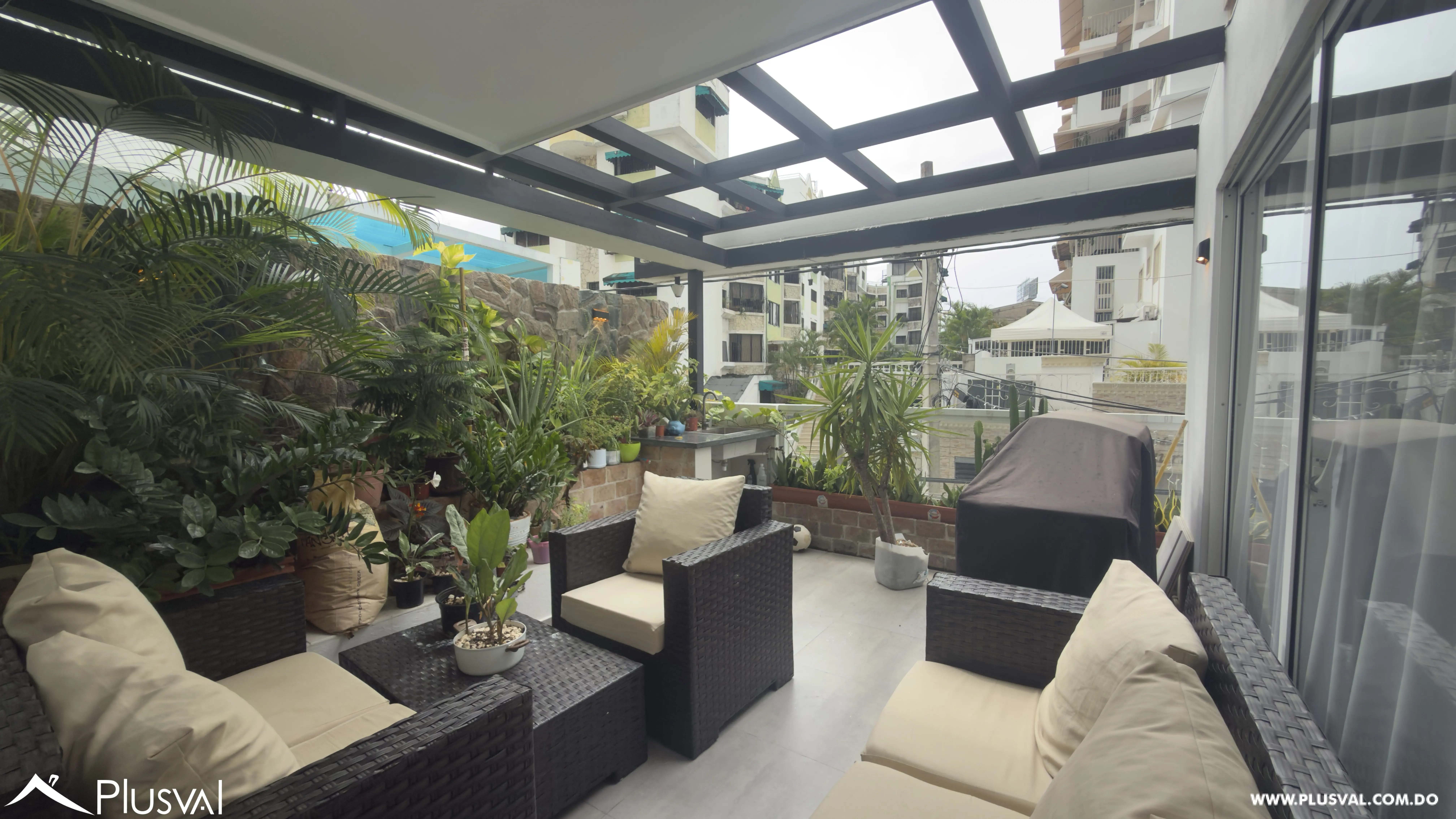 Apartamento con terraza en venta en Renacimiento 516677