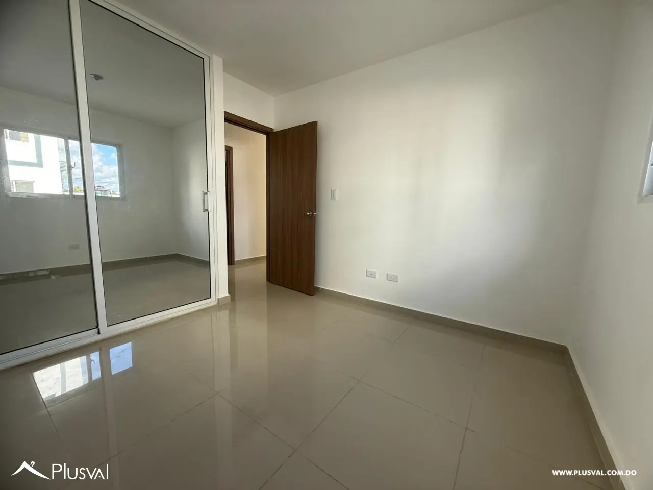 Apartamentos Modernos con Terraza y Patio en Santo Domingo Oeste 503873