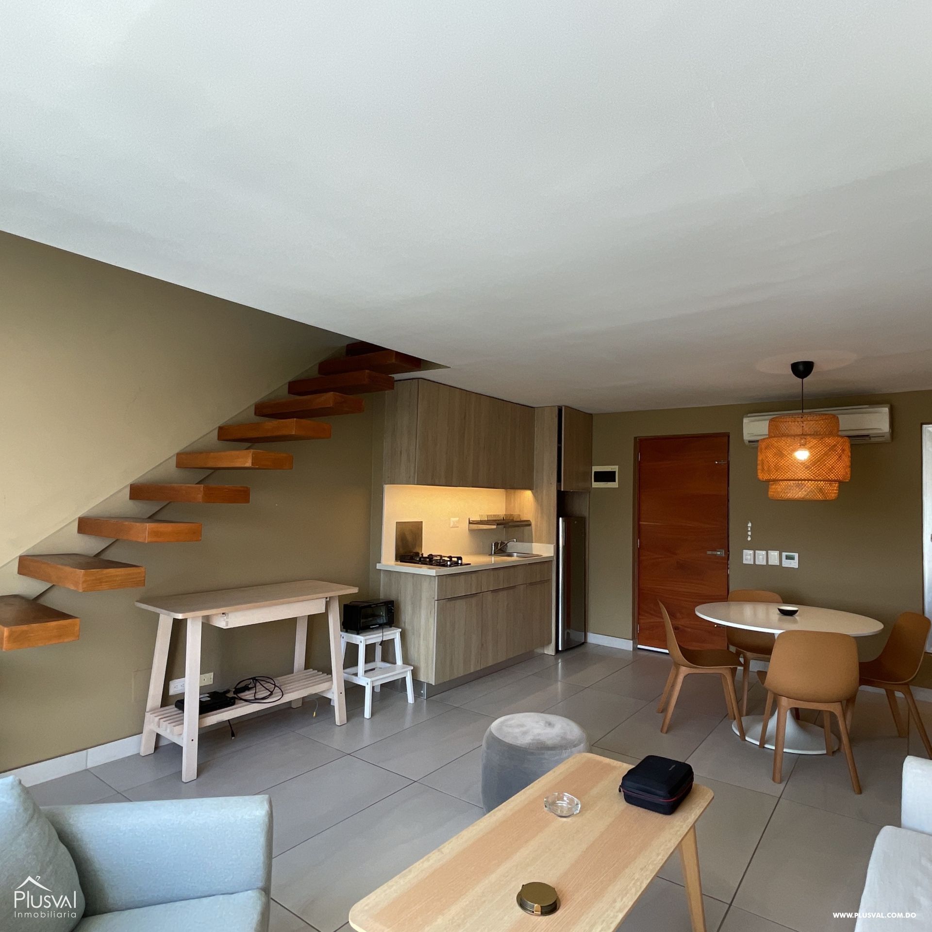 Vive la Historia en la Zona Colonial: Estudio Amueblado Moderno con Terraza 396352