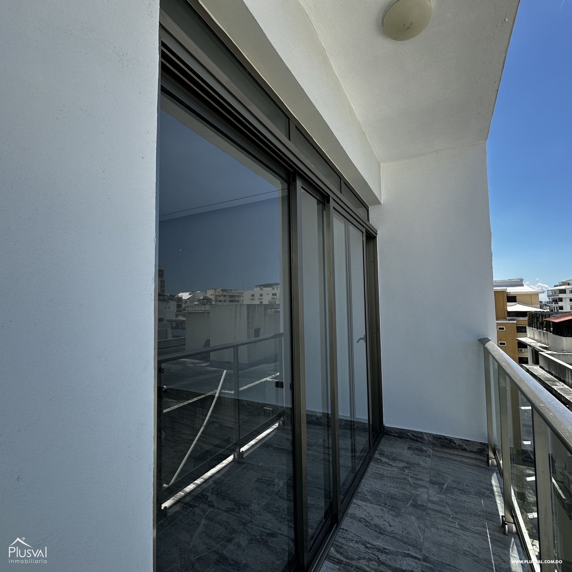 Cómodo apartamento de 2 habitaciones en el centro de Naco 440423
