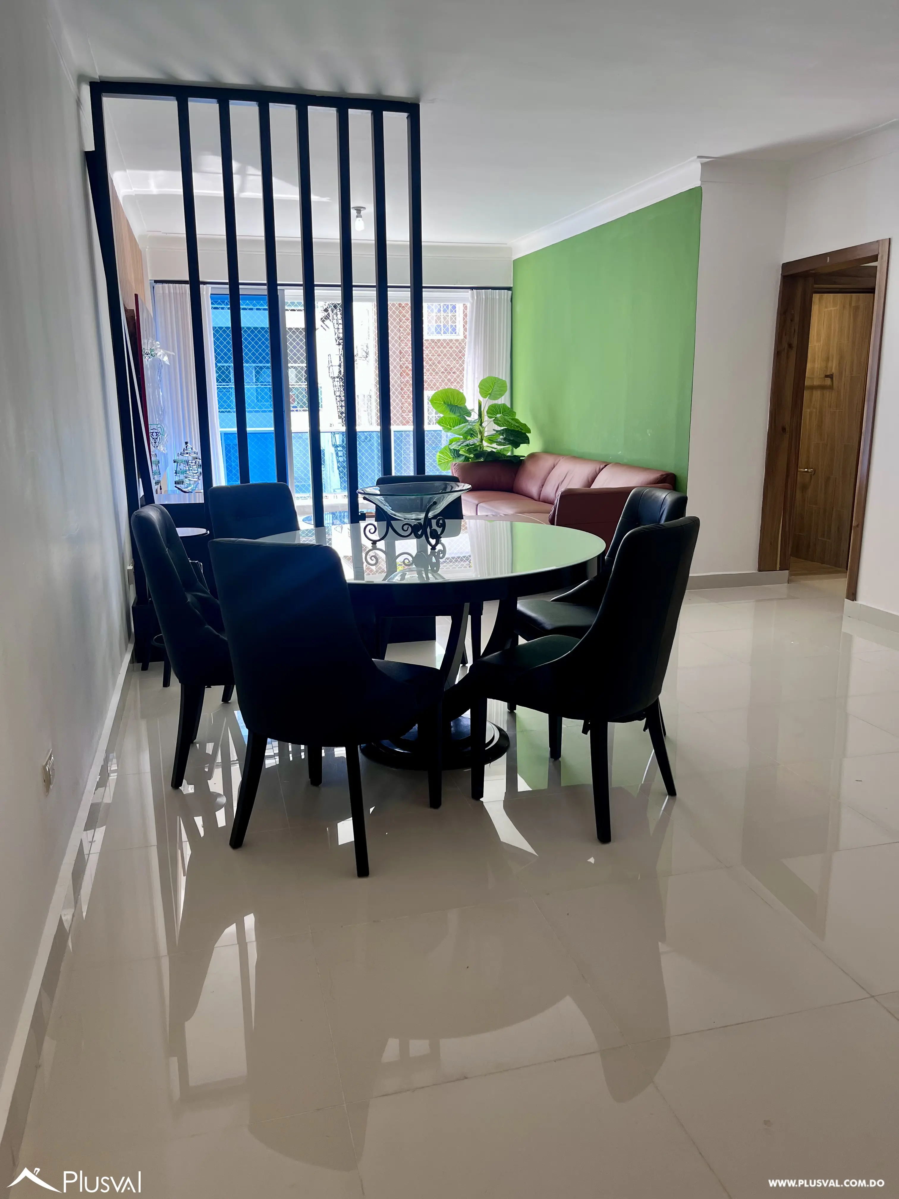 Amplio y moderno  apartamento en venta de  3 habitaciones en el millón 493679