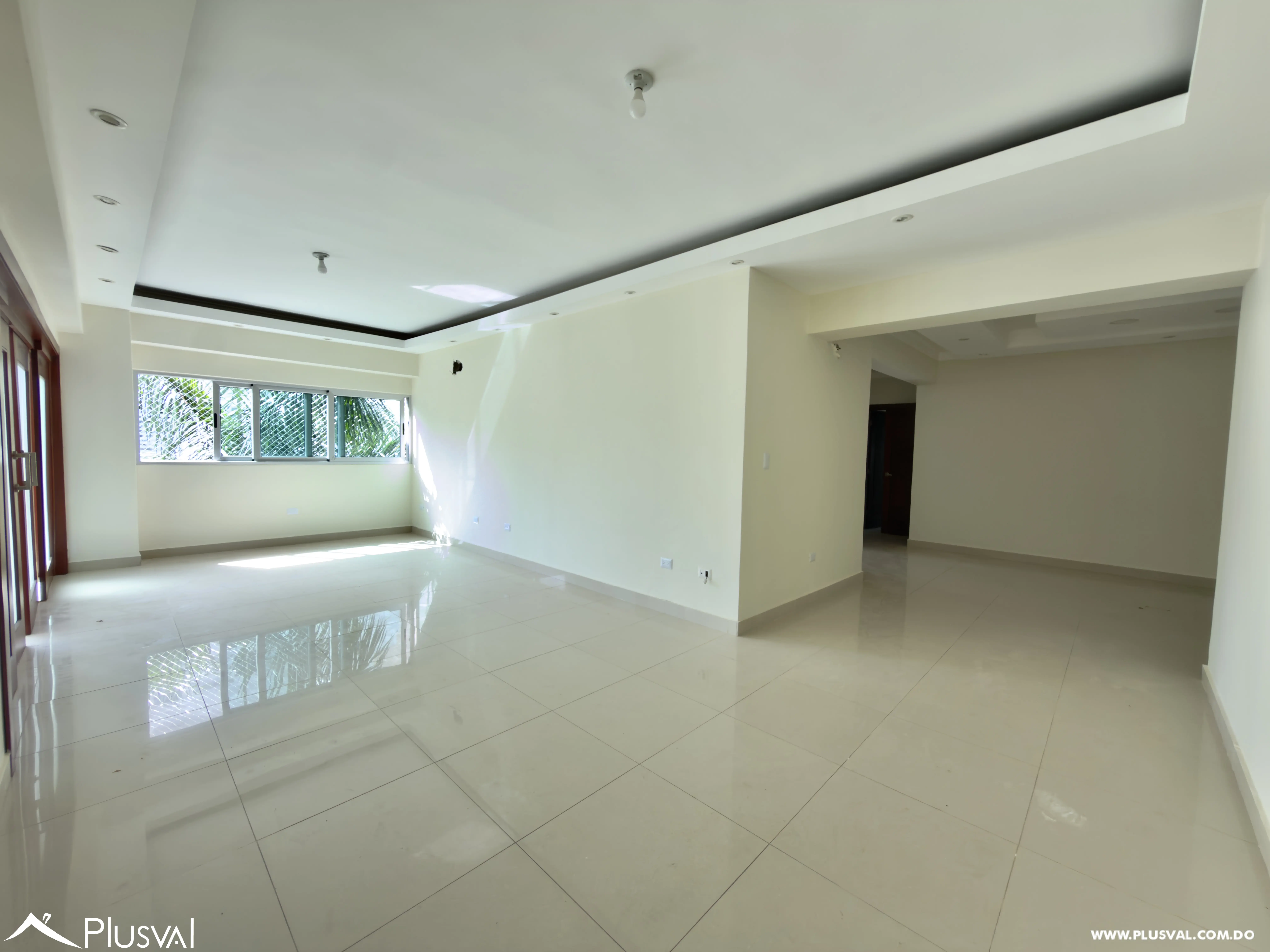 ALQUILER de amplio apartamento de 3 Habitaciones y 4 Parqueos en LOS CACICAZGOS 528868
