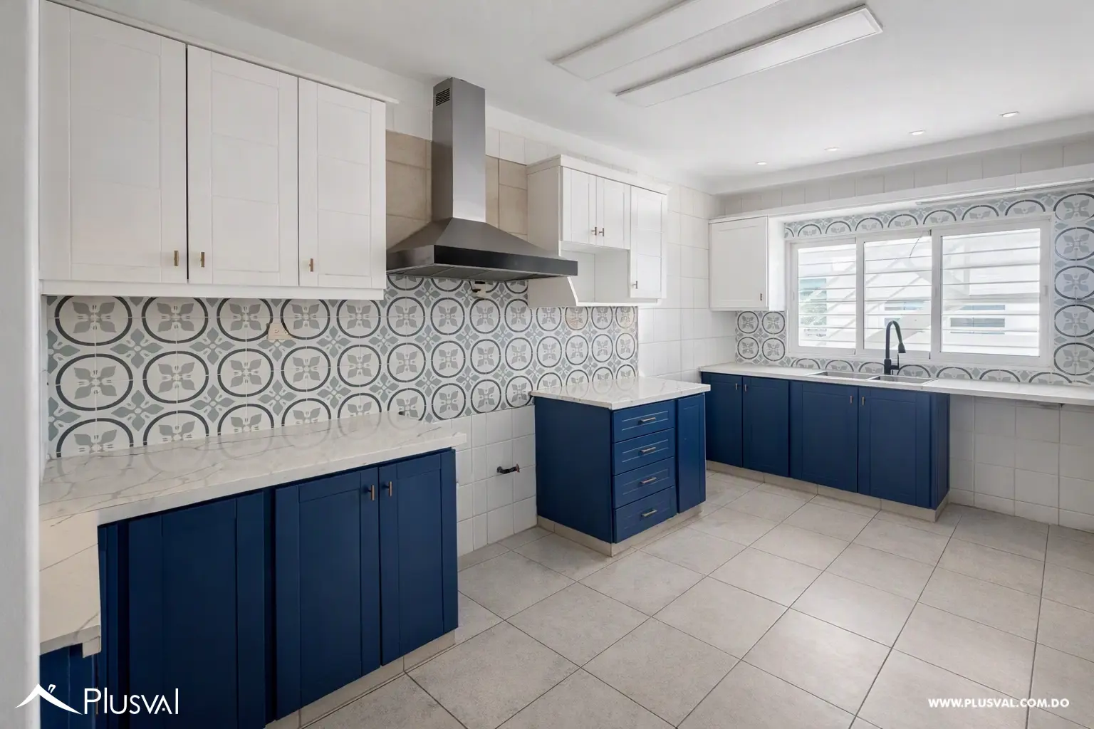 Apartamento exclusivo de 275 m² con estudio y acabados en mármol Evaristo Morales 529290