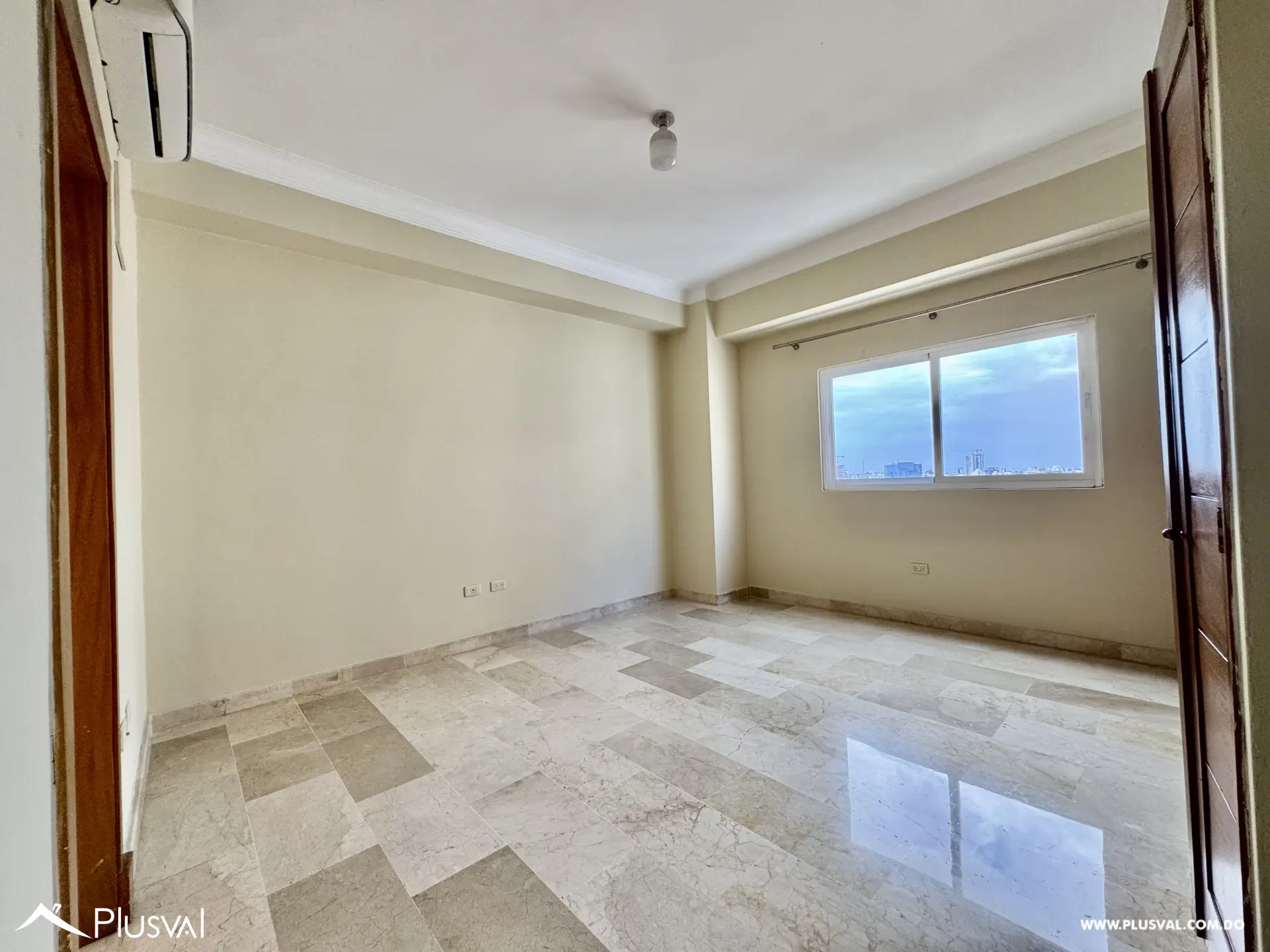 Vendo Amplio y Maravilloso Apartamento PH,  en una de las Zonas mas Exclusivas de La Esperilla 490655