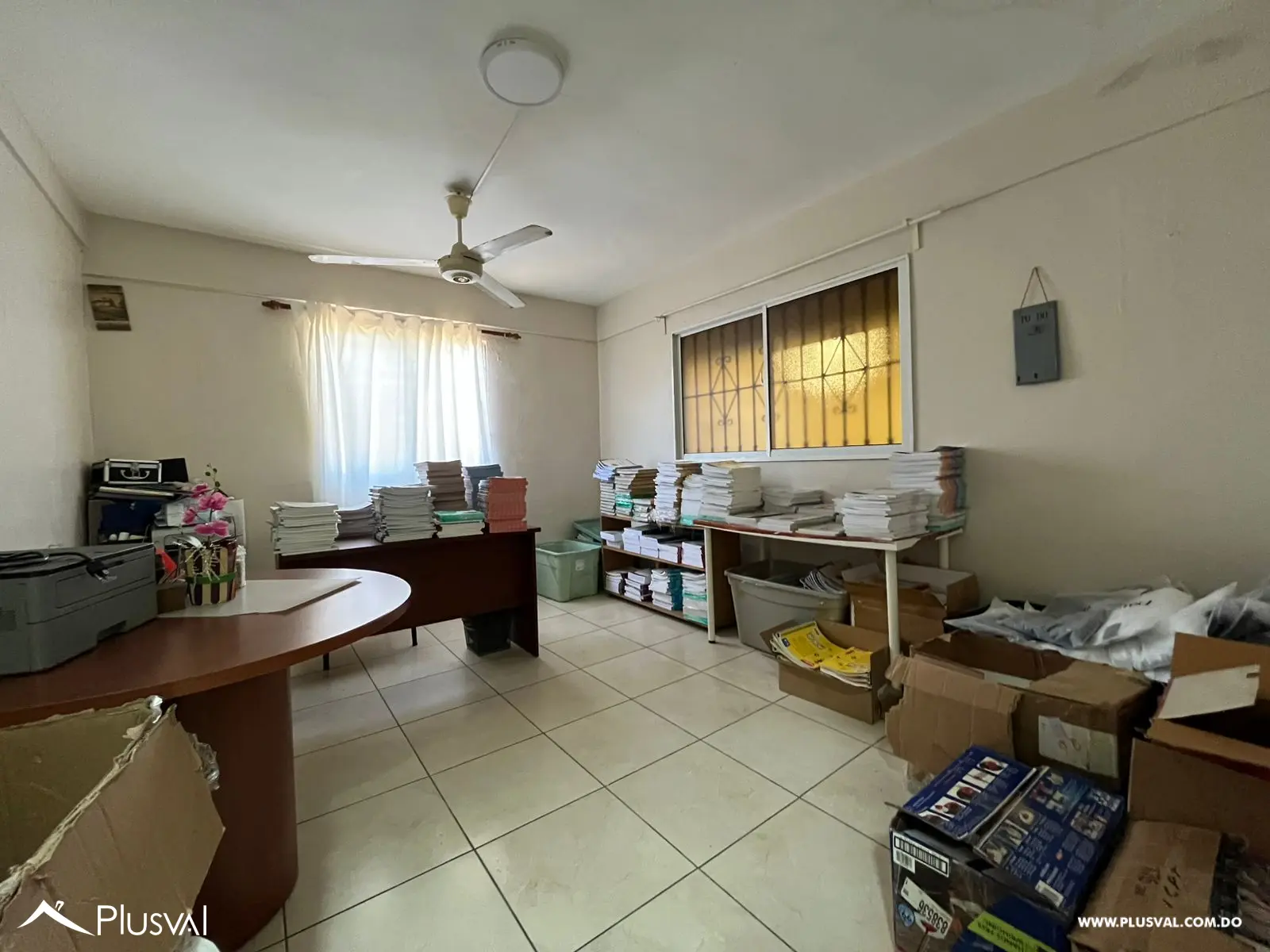 Edificio de 3 niveles con vocación comercial de venta en Engombe 508781