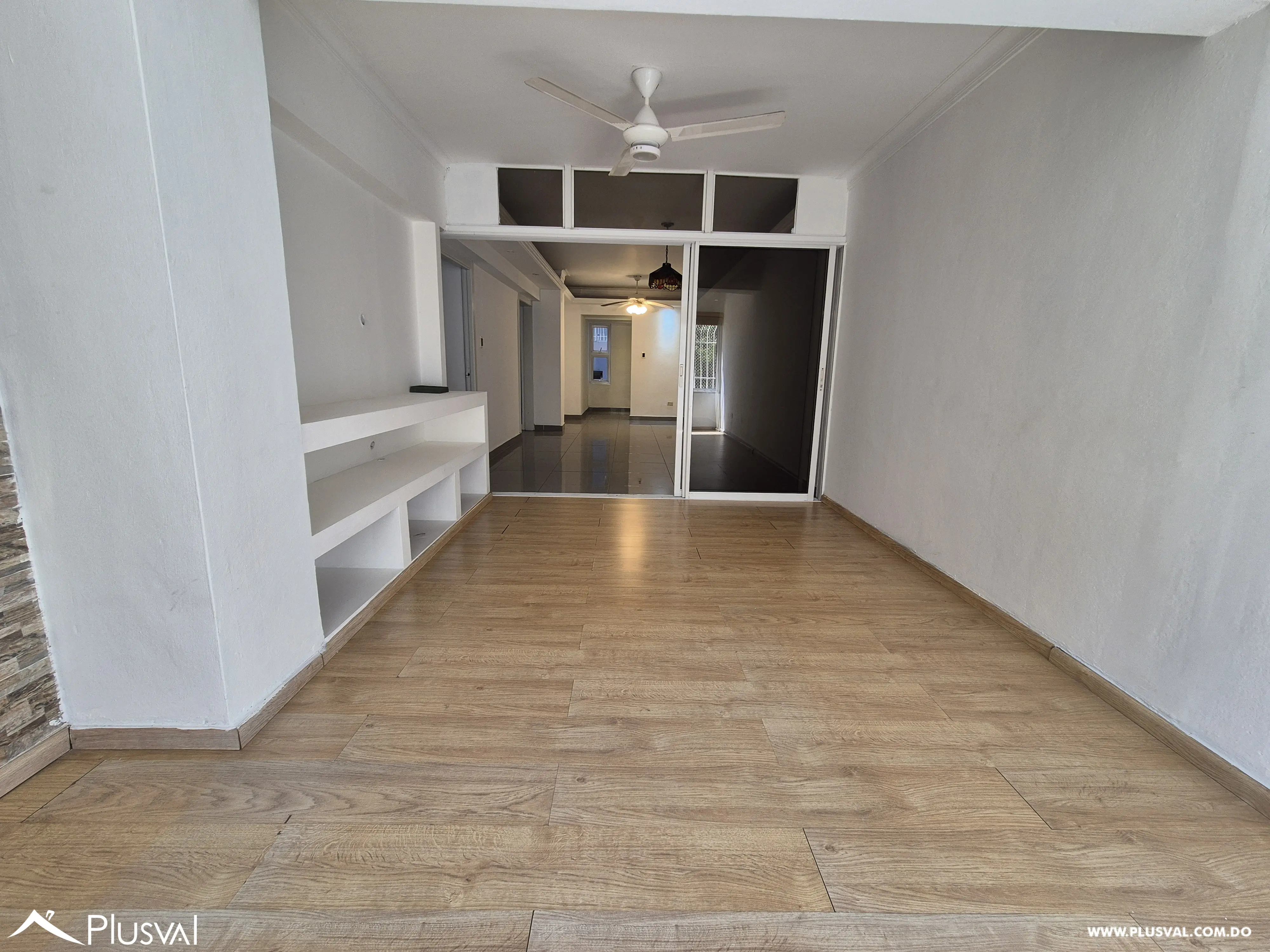 Apartamento con estudio en alquiler en Gazcue 466845