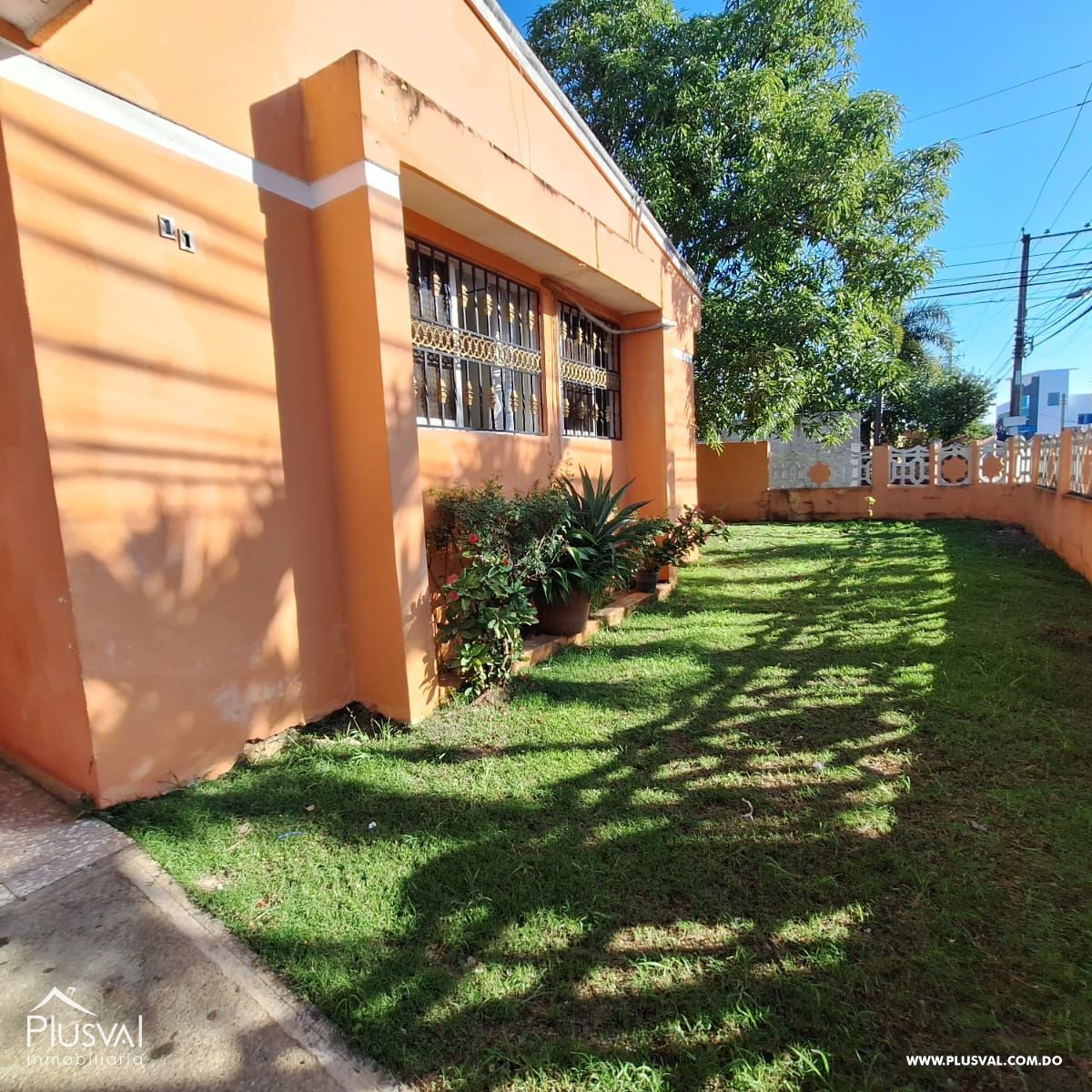 Casa espaciosa en residencial cerrado, con excelente patio 371536